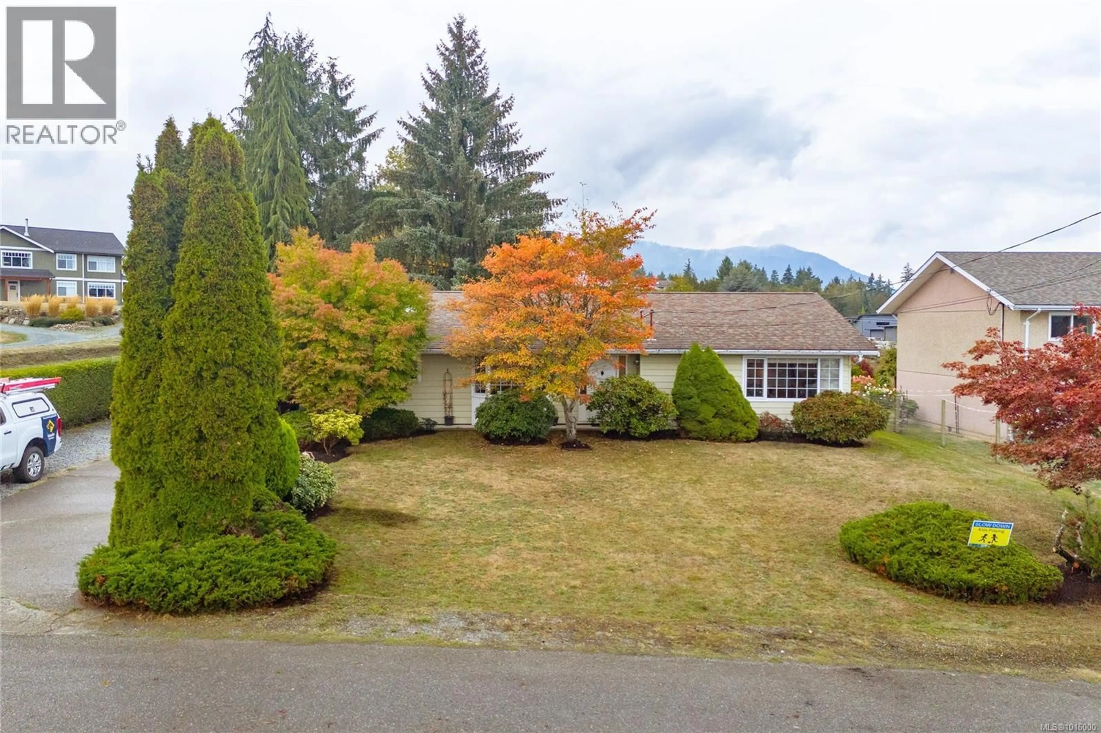 A pic from outside/outdoor area/front of a property/back of a property/a pic from drone, street for 10880 GRANDVIEW ROAD, Saltair British Columbia V9G1Z7