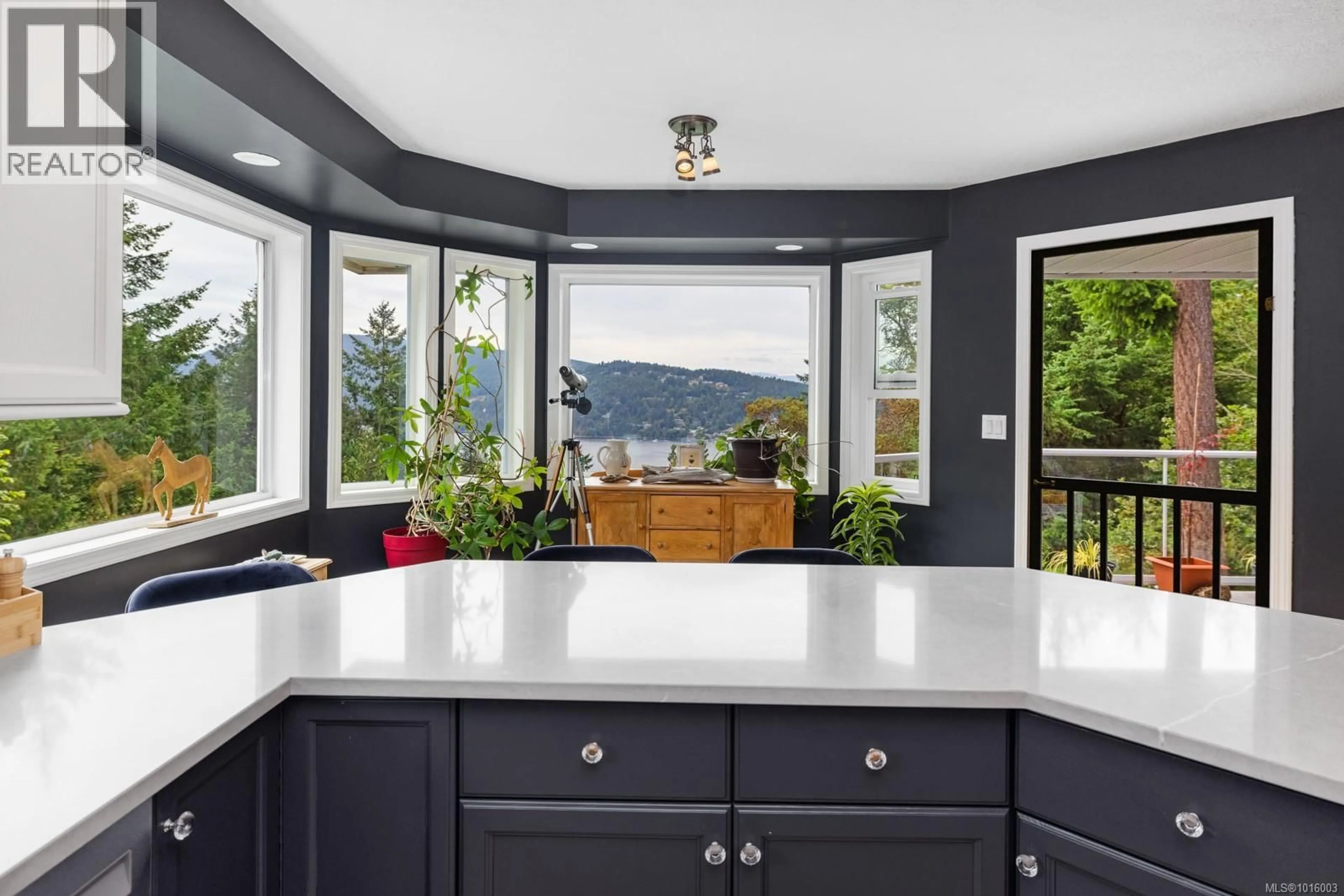 Contemporary kitchen, unknown for 567 MAPLE MOUNTAIN ROAD, Duncan British Columbia V9L5X7