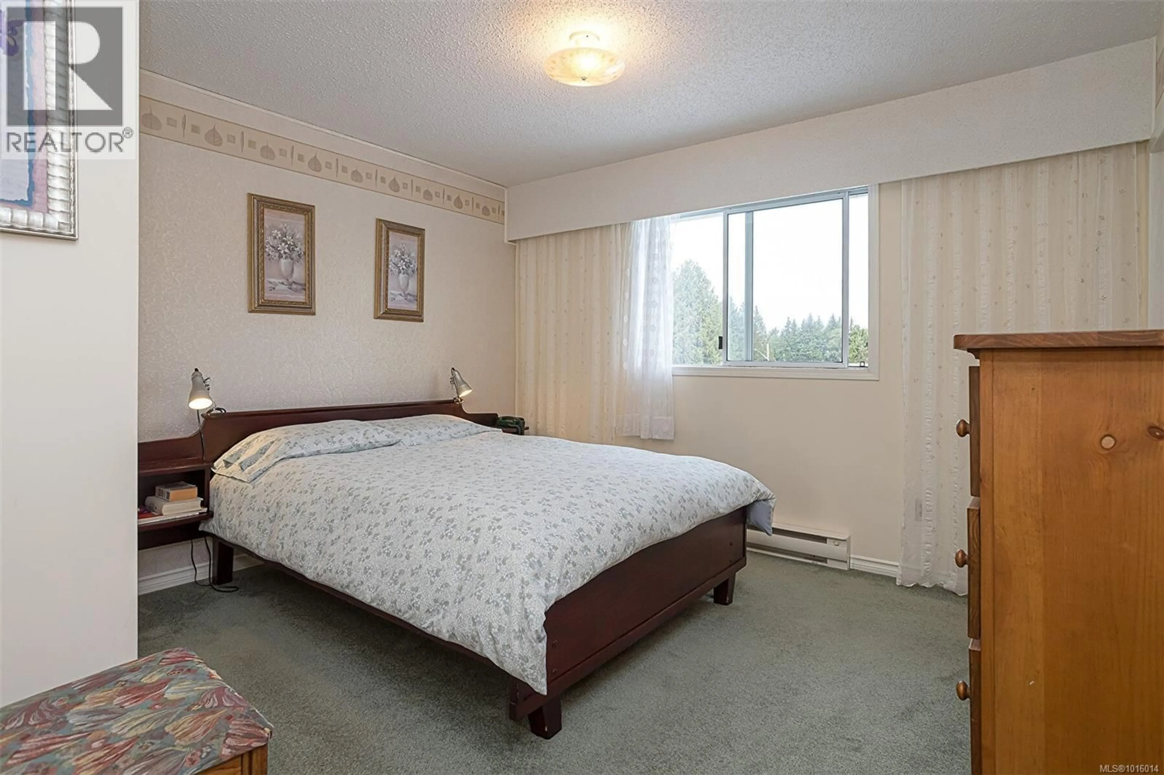 Bedroom with bed, unknown for 7330 ROSSITER AVENUE SOUTHWEST, Lantzville British Columbia V0R2H0