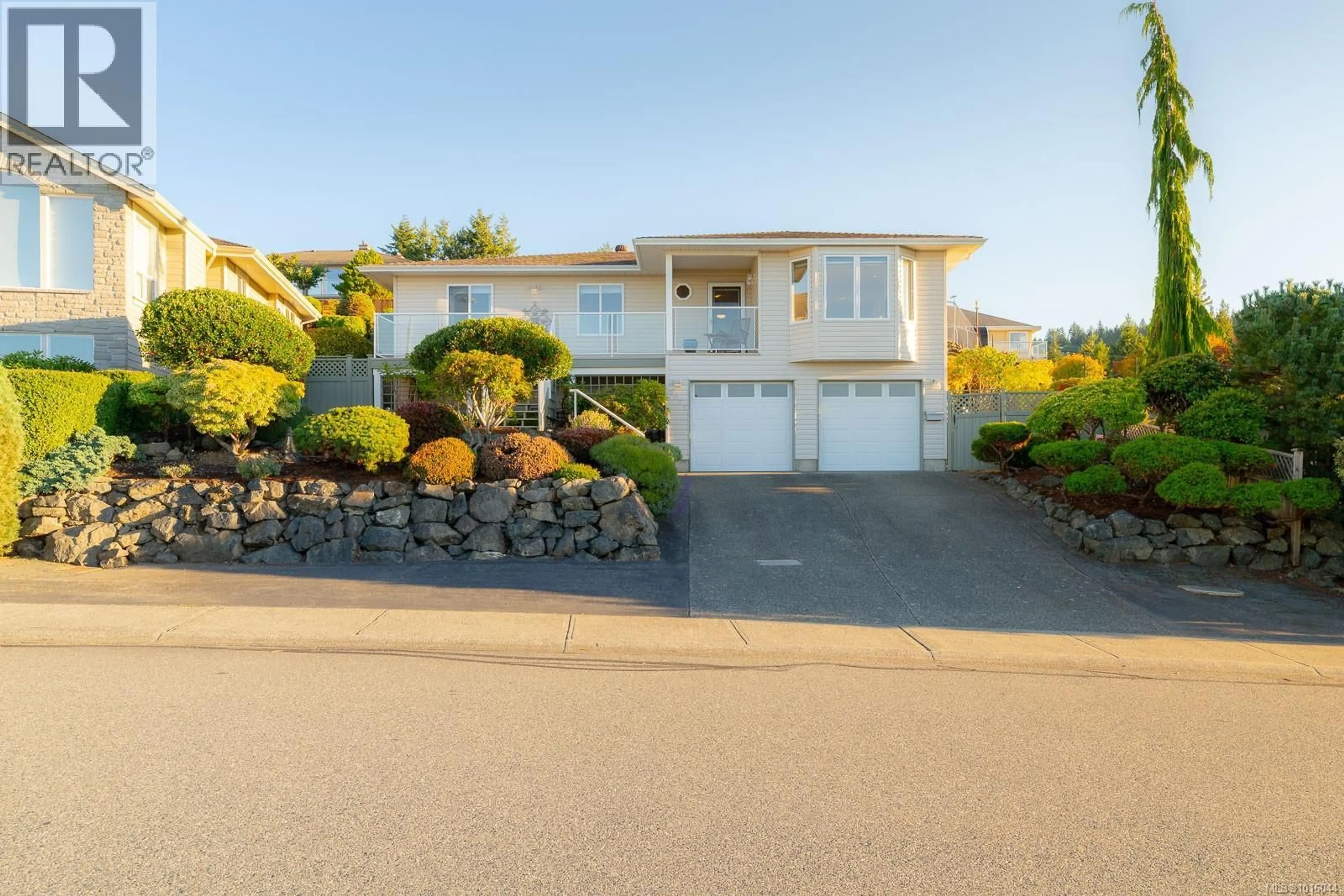Home with vinyl exterior material, street for 5059 VISTA VIEW CRESCENT, Nanaimo British Columbia V9V1L6
