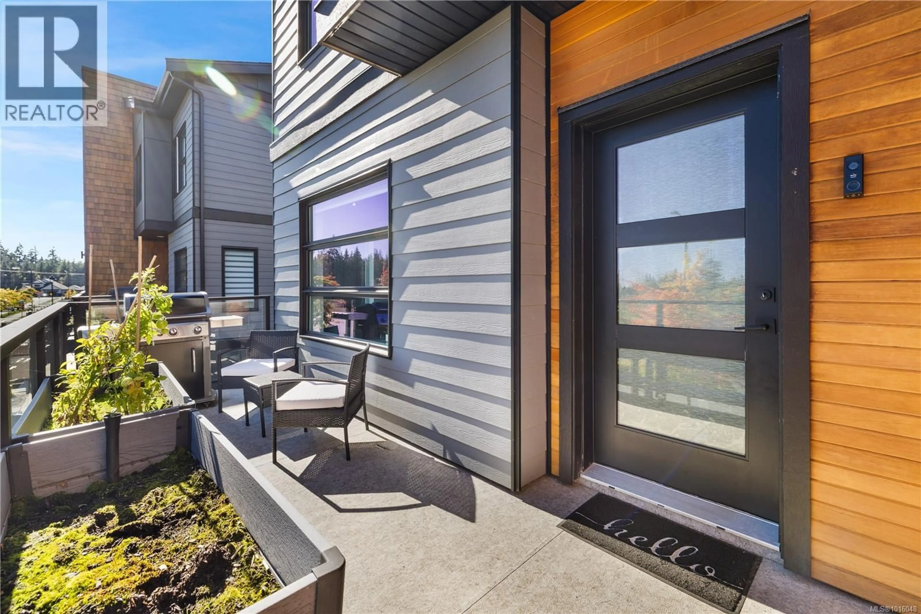 Patio, street for 7 - 3016 ALDER STREET SOUTH, Campbell River British Columbia V9H0E5