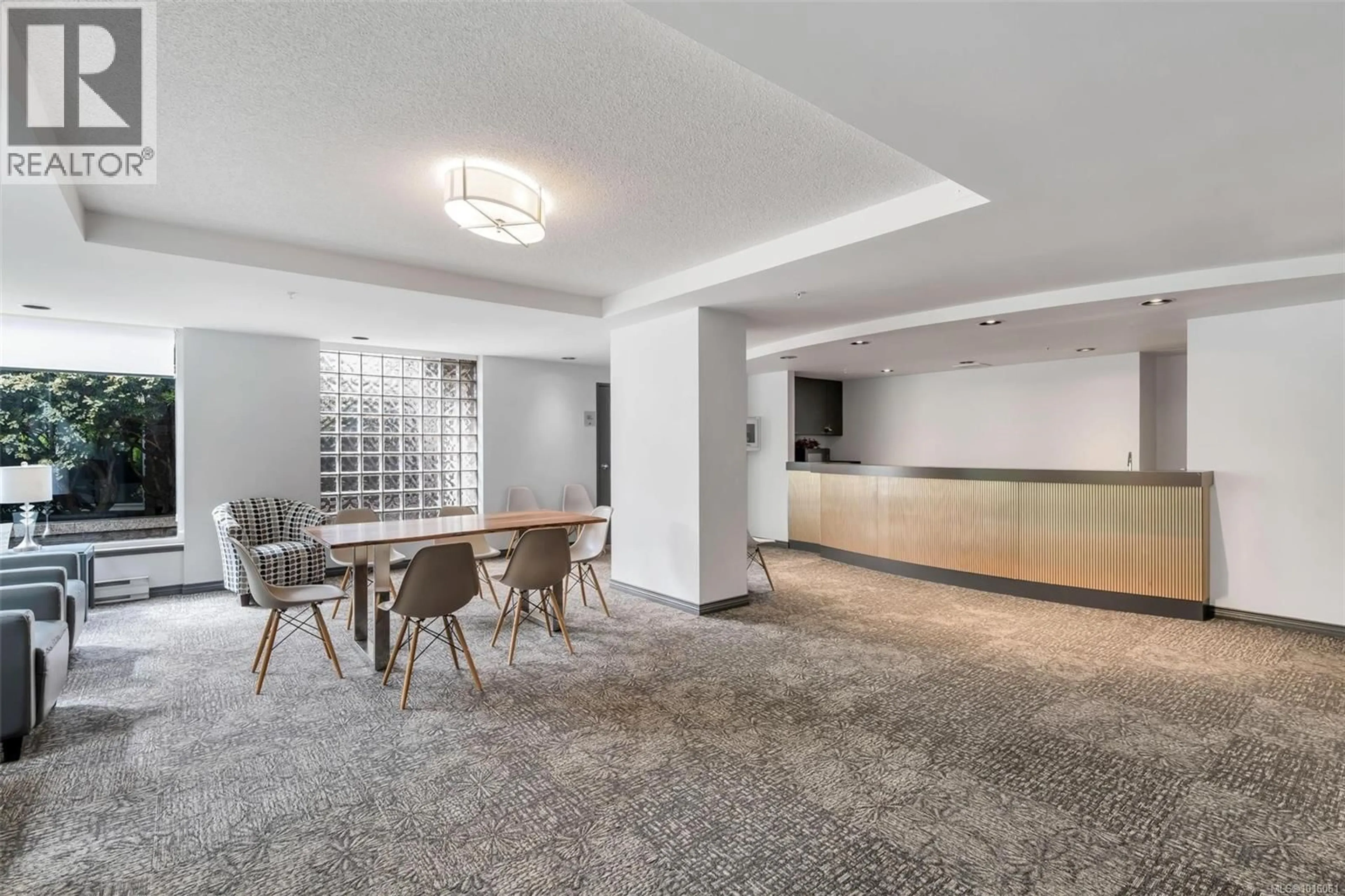 Lobby for 1006 - 1020 VIEW STREET, Victoria British Columbia V8V4Y4