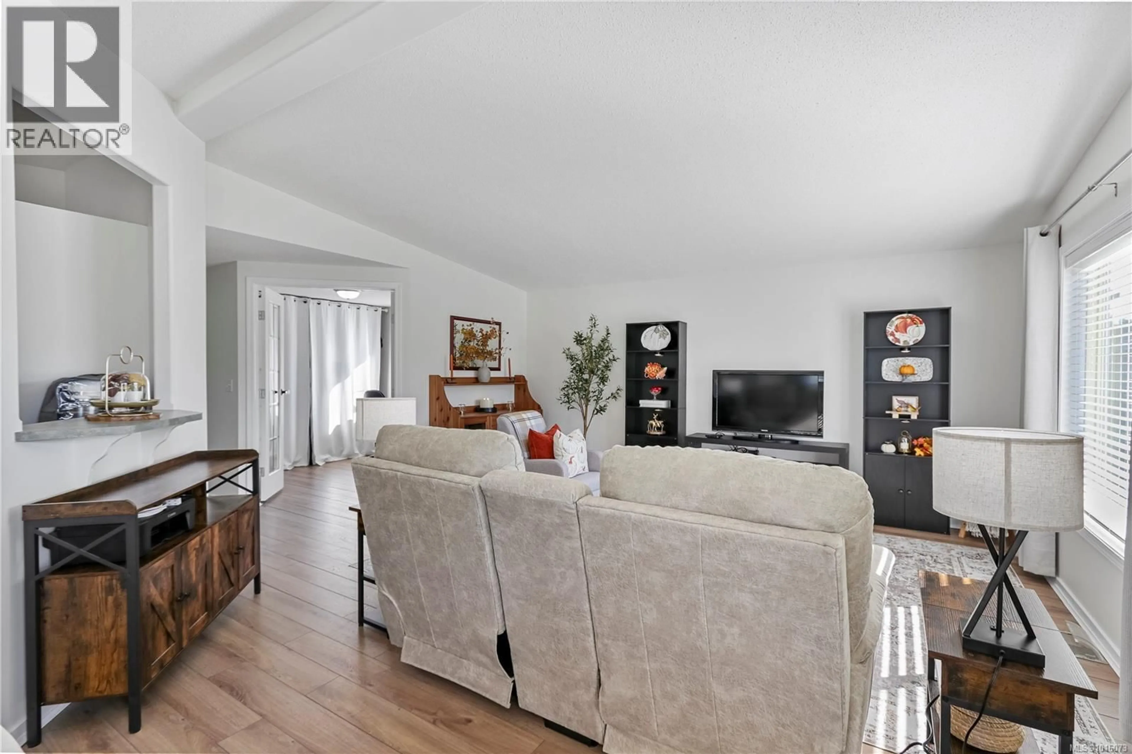 Living room with furniture, unknown for 356 ASPEN WAY, Nanaimo British Columbia V9R7A1