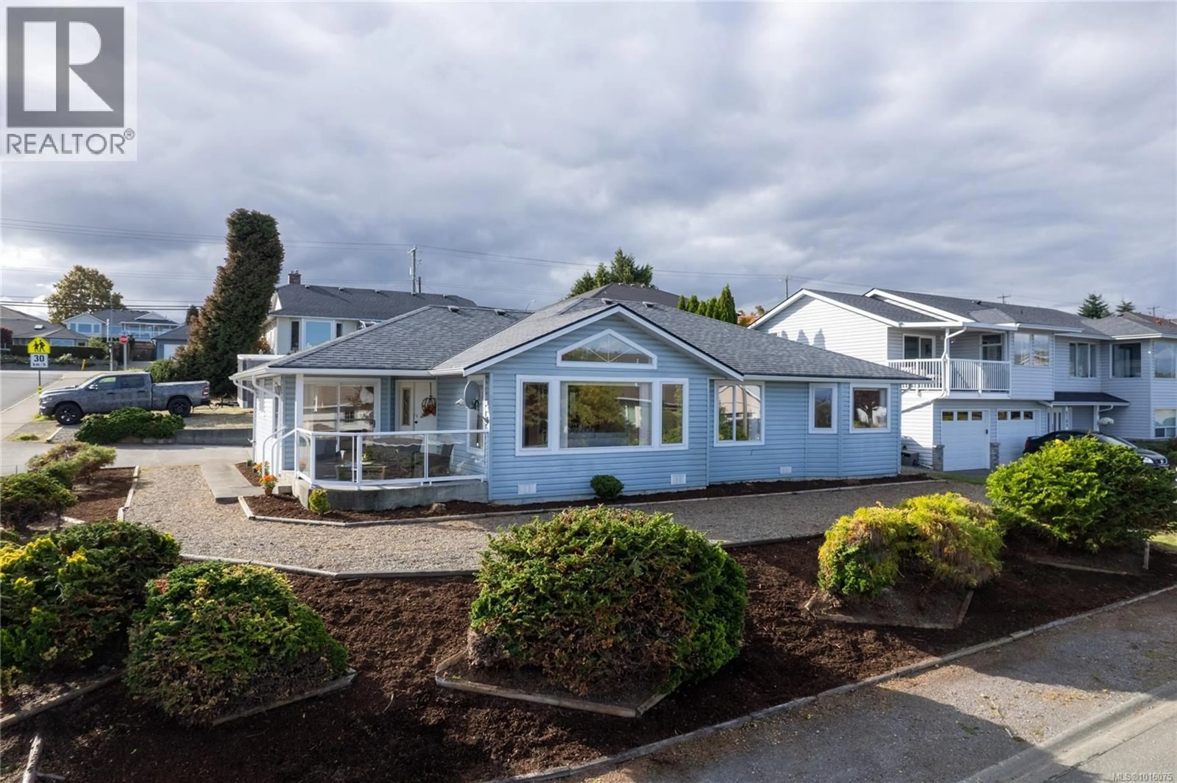 A pic from outside/outdoor area/front of a property/back of a property/a pic from drone, unknown for 6283 INVERMERE ROAD, Nanaimo British Columbia V9V1K9