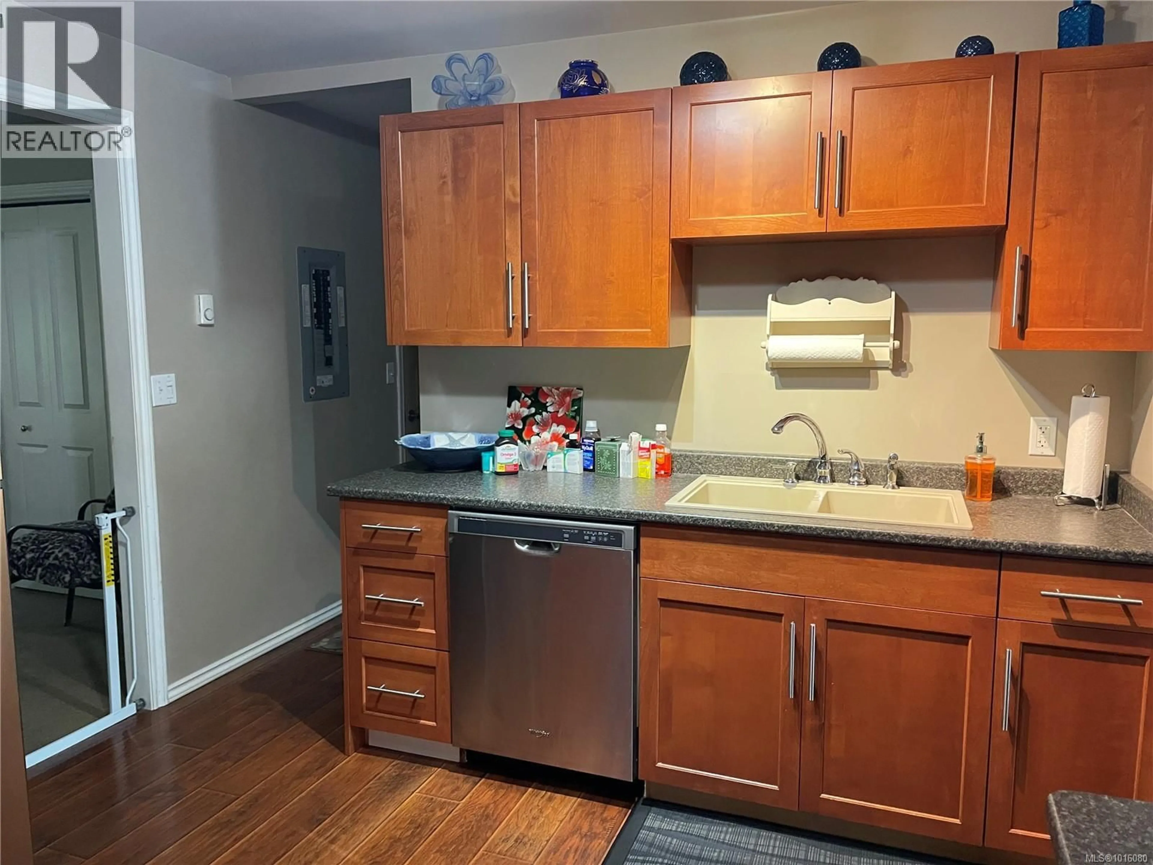 Standard kitchen, unknown for 5060 BEAVER HARBOUR ROAD, Port Hardy British Columbia V0N2P0