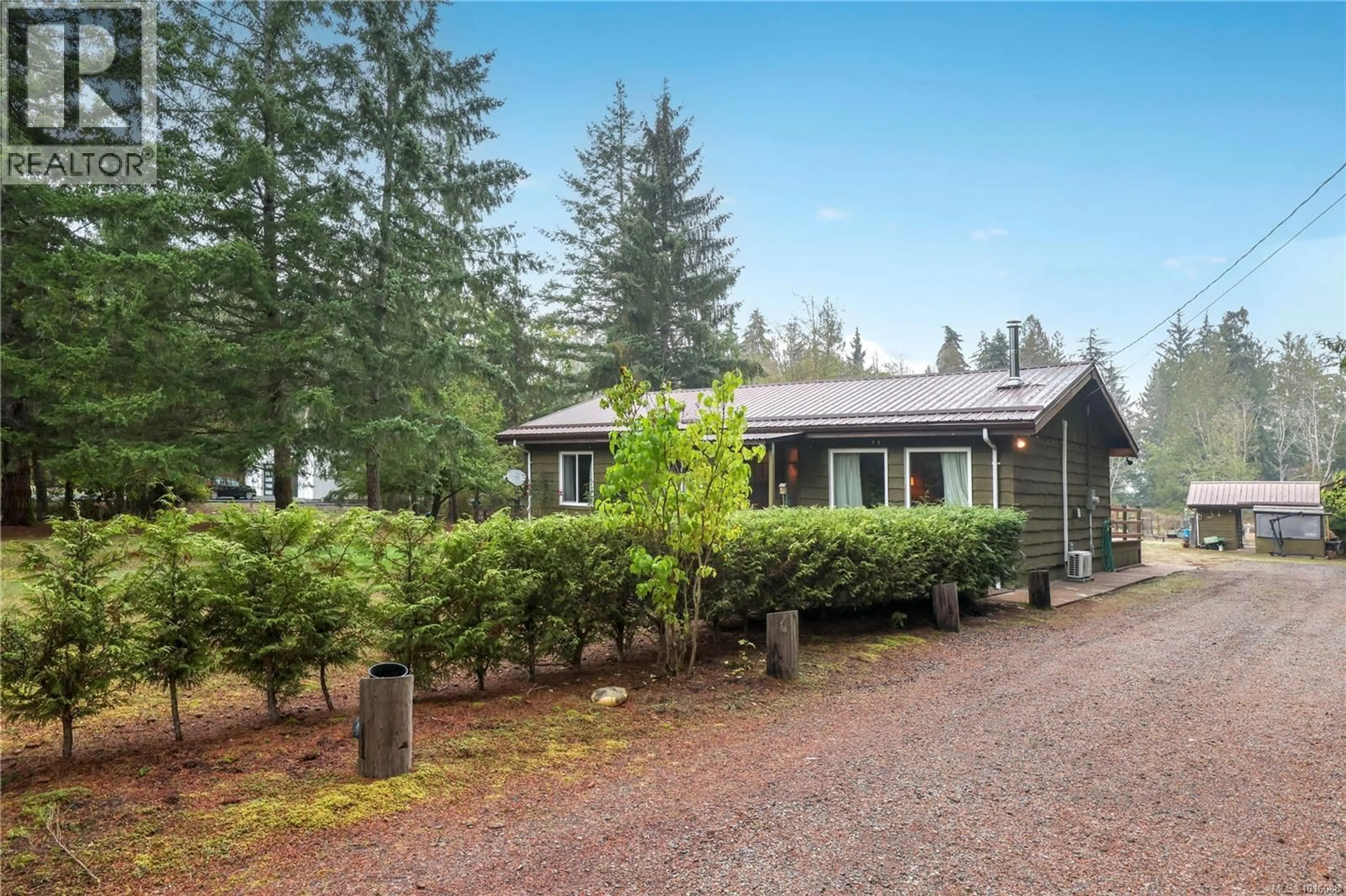 Home with vinyl exterior material, unknown for 372 BATES DRIVE, Fanny Bay British Columbia V0R1W0