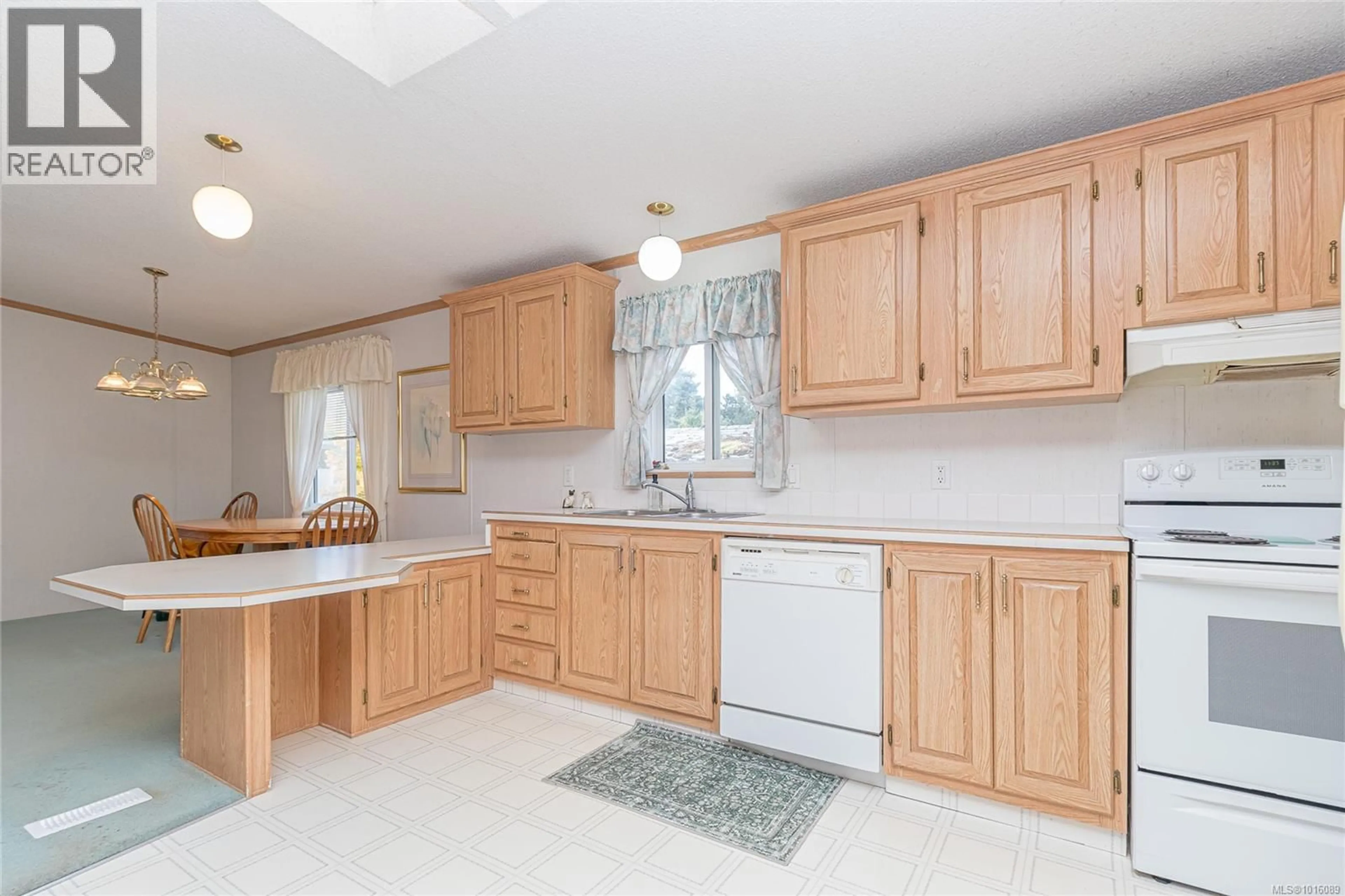 Standard kitchen, unknown for 2574 HERON WAY, Central Saanich British Columbia V8M2E1