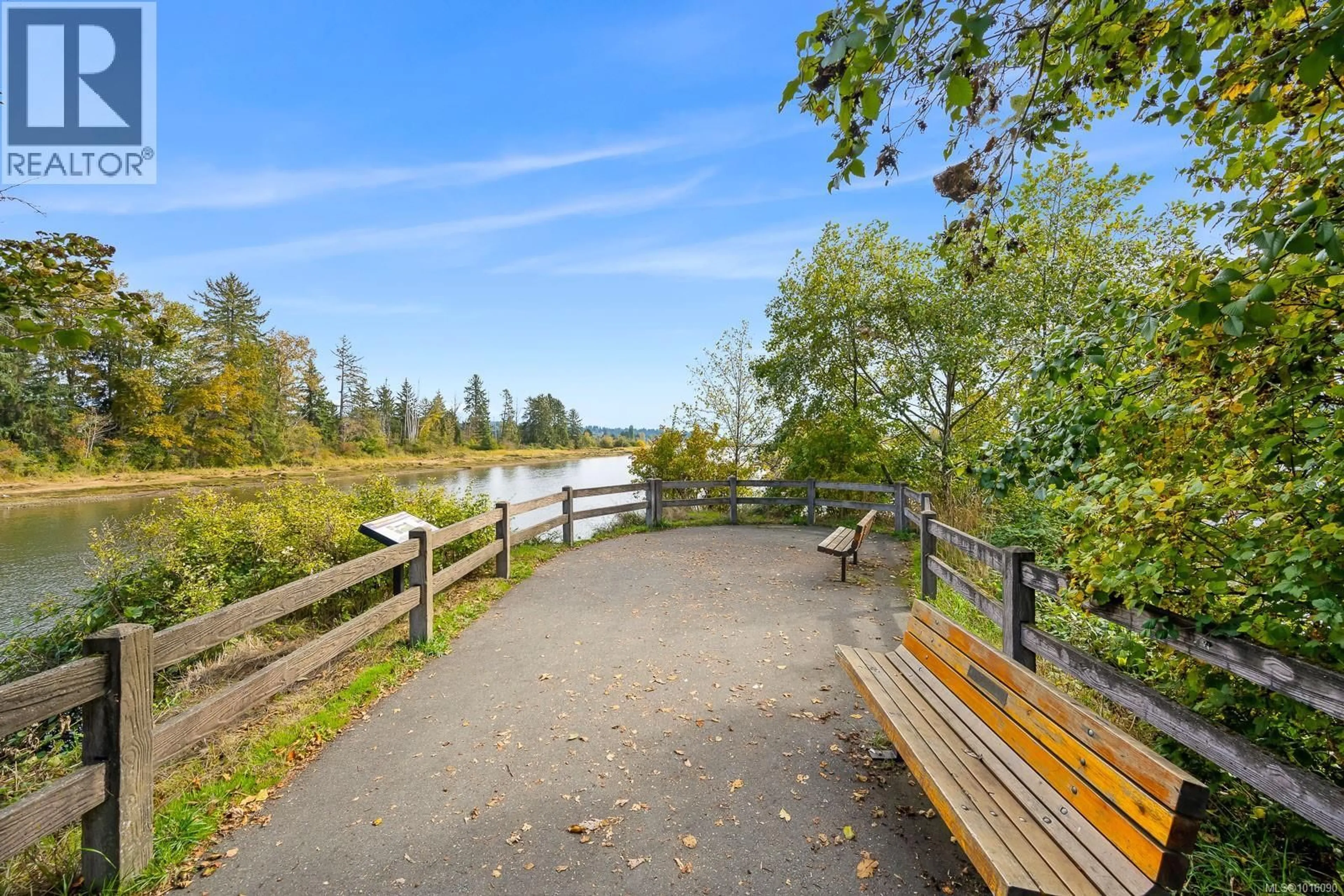 Patio, water/lake/river/ocean view for 24 - 119 20TH STREET, Courtenay British Columbia V9N8B1