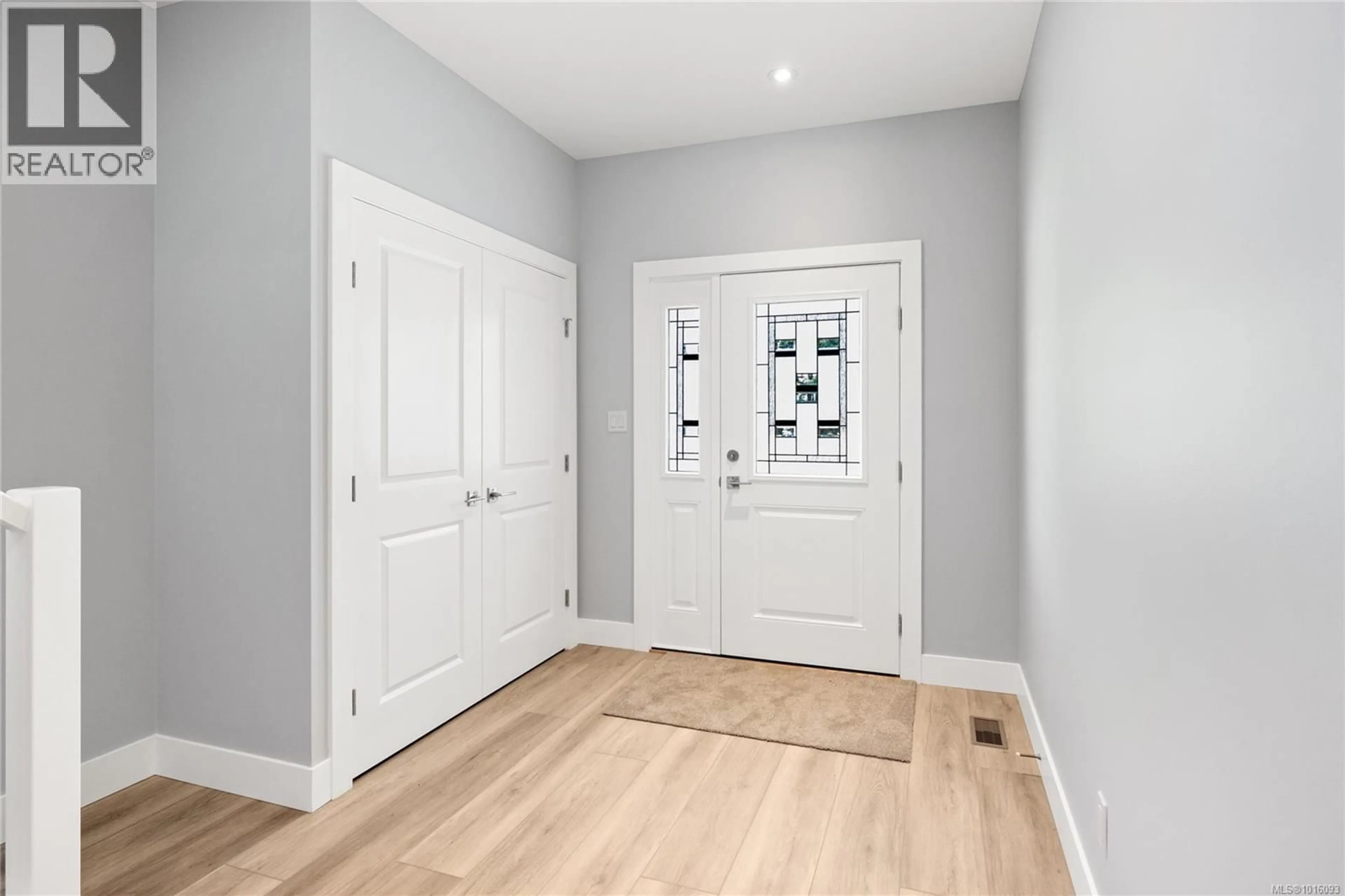 Indoor entryway for 155 ELK ROAD, Lake Cowichan British Columbia V0R2G0