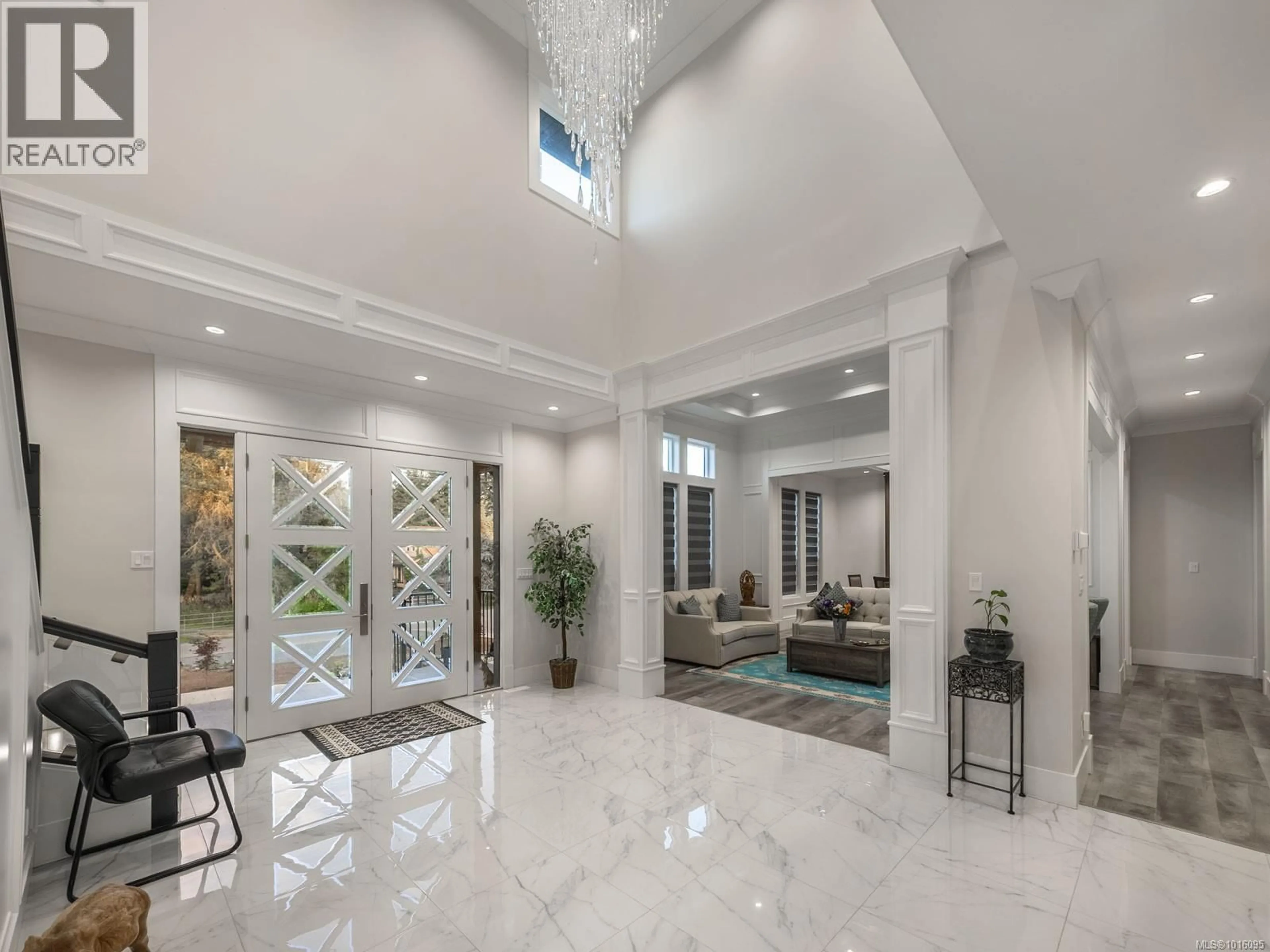 Indoor foyer for 6118 COTTAM ROAD, Port Alberni British Columbia V9Y8R9