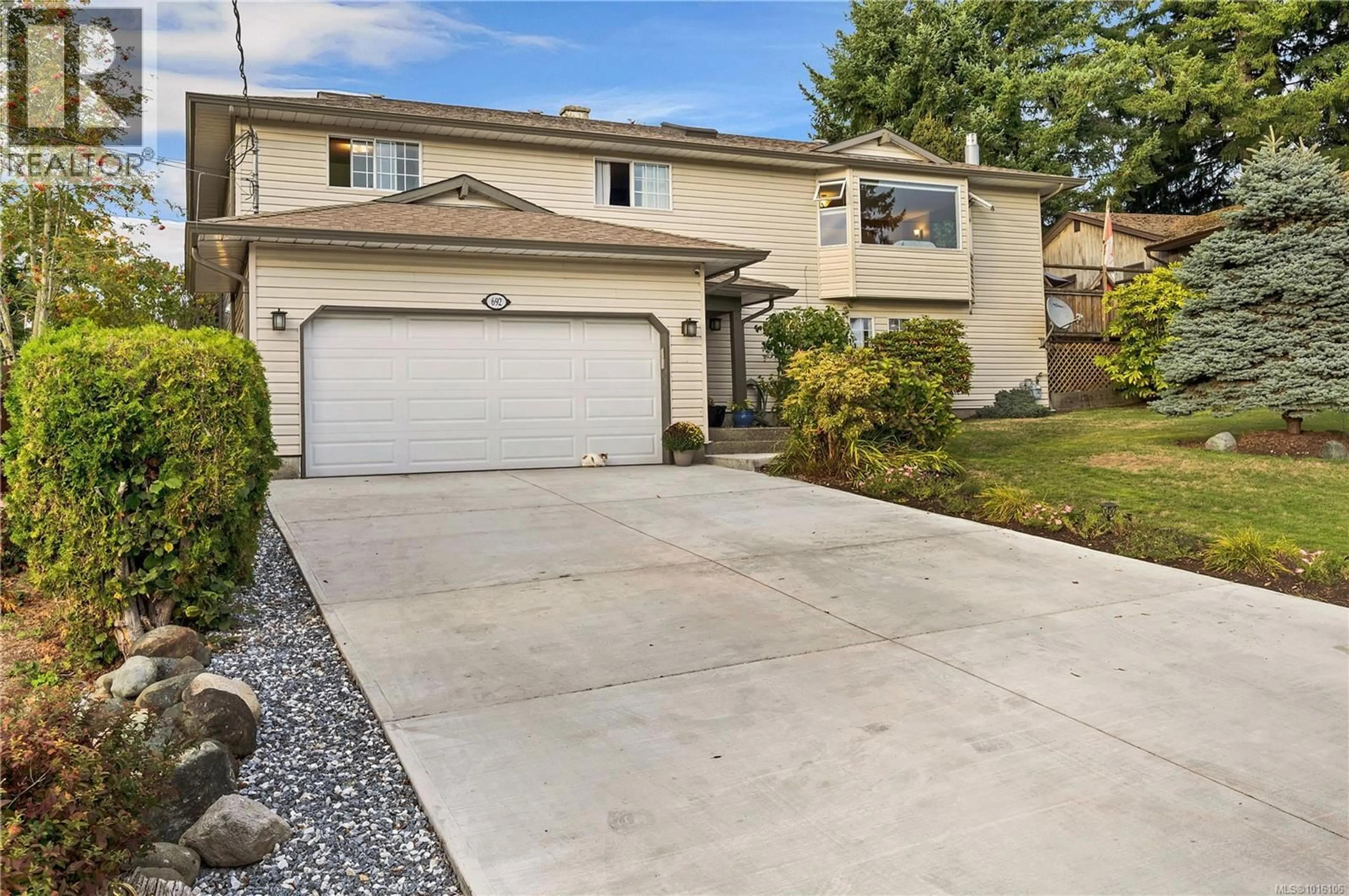 Unknown for 692 ELAND DRIVE, Campbell River British Columbia V9W6Y2