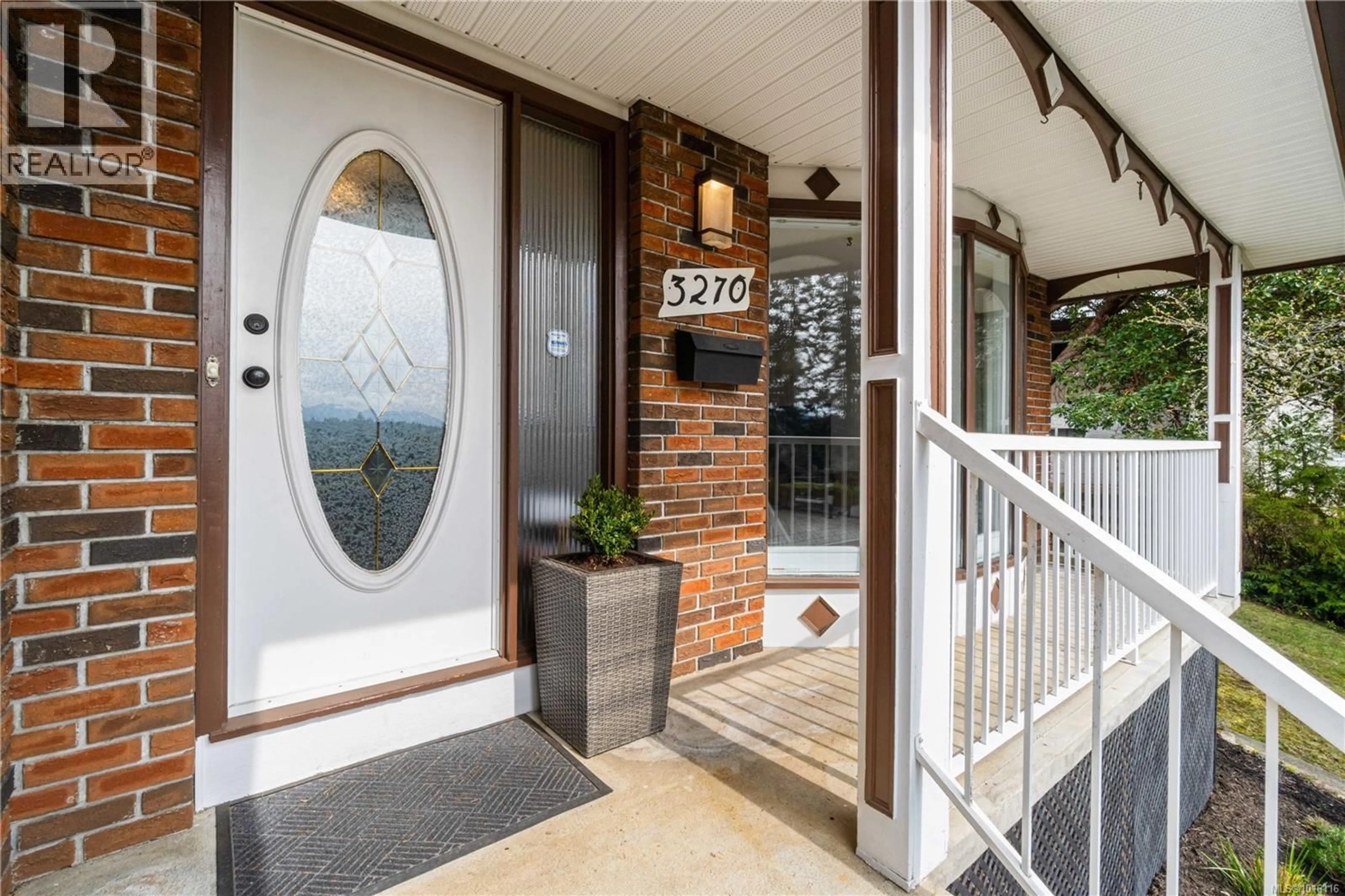 Indoor entryway for 3270 SMUGGLERS HILL DRIVE, Nanaimo British Columbia V9R1T8