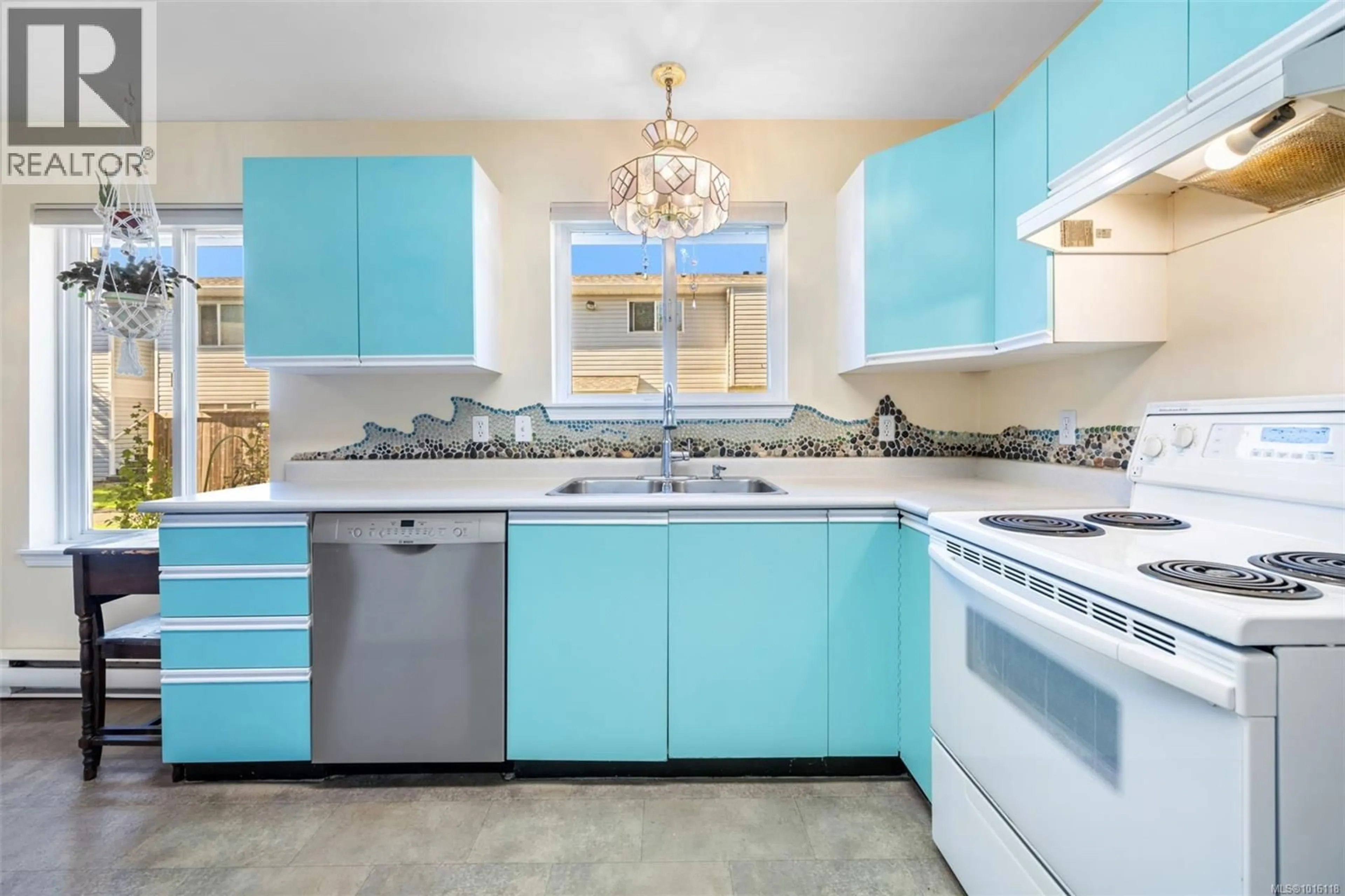 Contemporary kitchen, unknown for 1 - 2516 DINGWALL STREET, Duncan British Columbia V9L2Y9