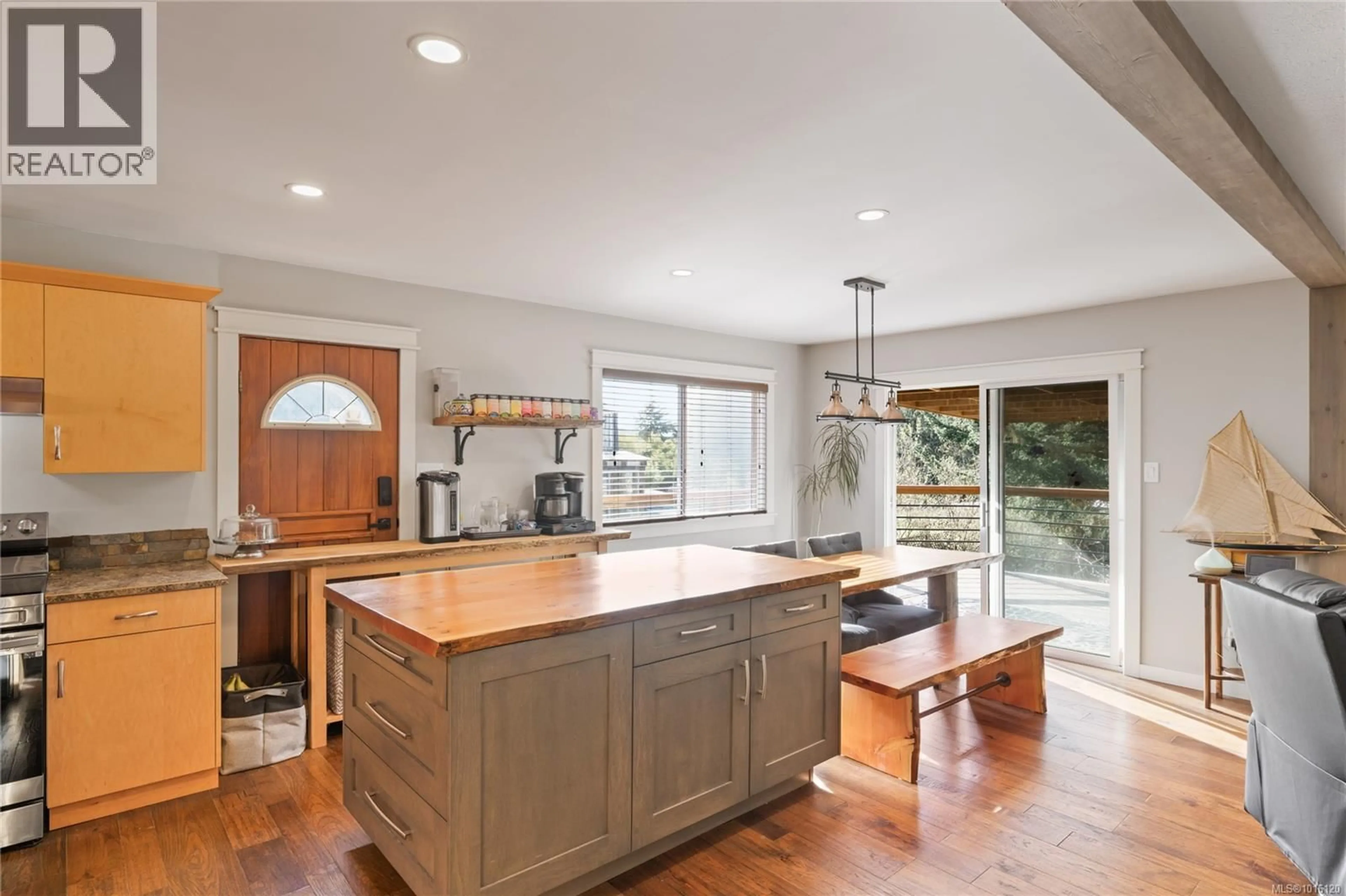 Open concept kitchen, unknown for 2450 NANOOSE ROAD, Nanoose Bay British Columbia V9P9E6