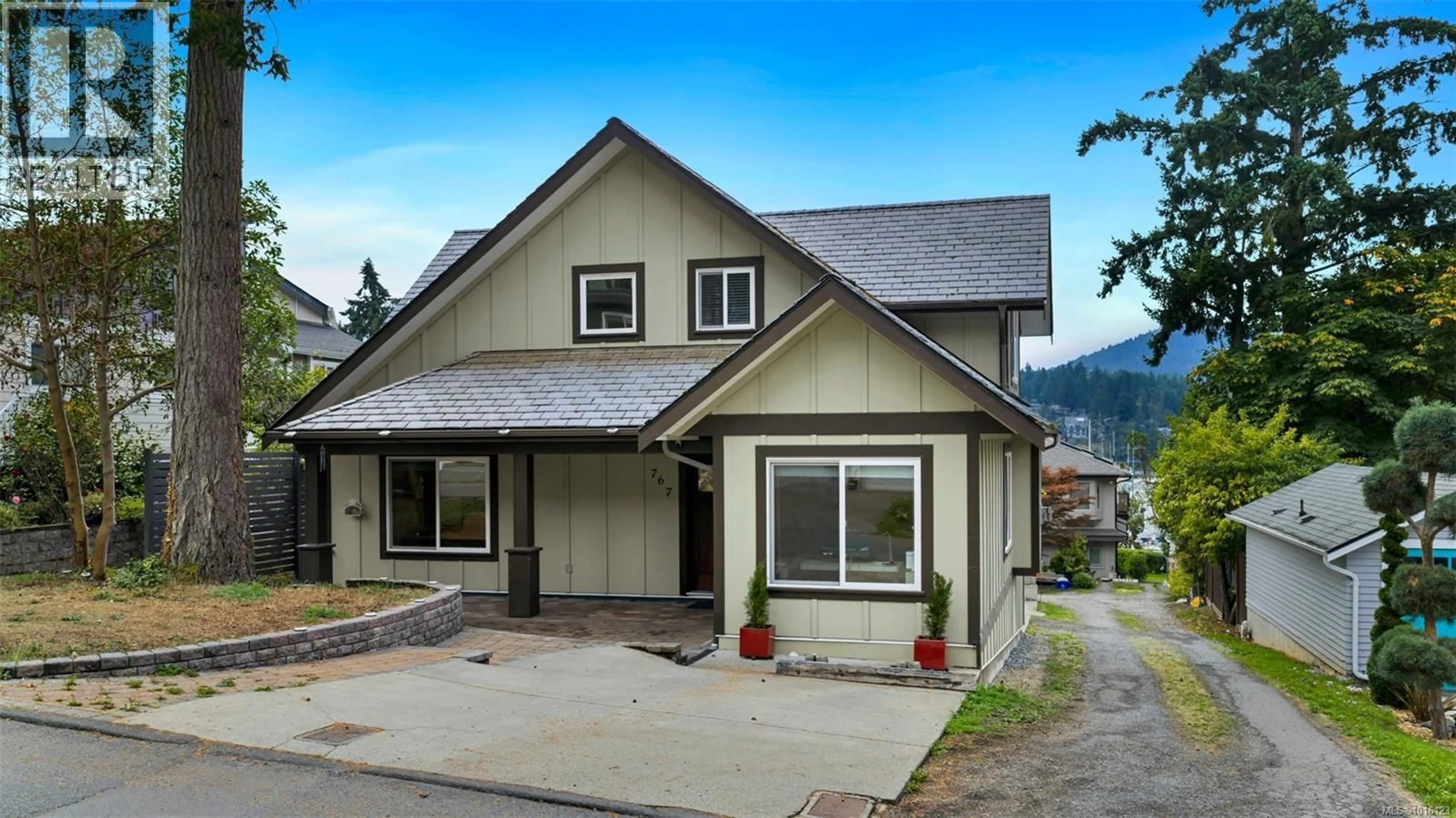 Home with vinyl exterior material, unknown for 767 HARDING LANE, Central Saanich British Columbia V8M2G2