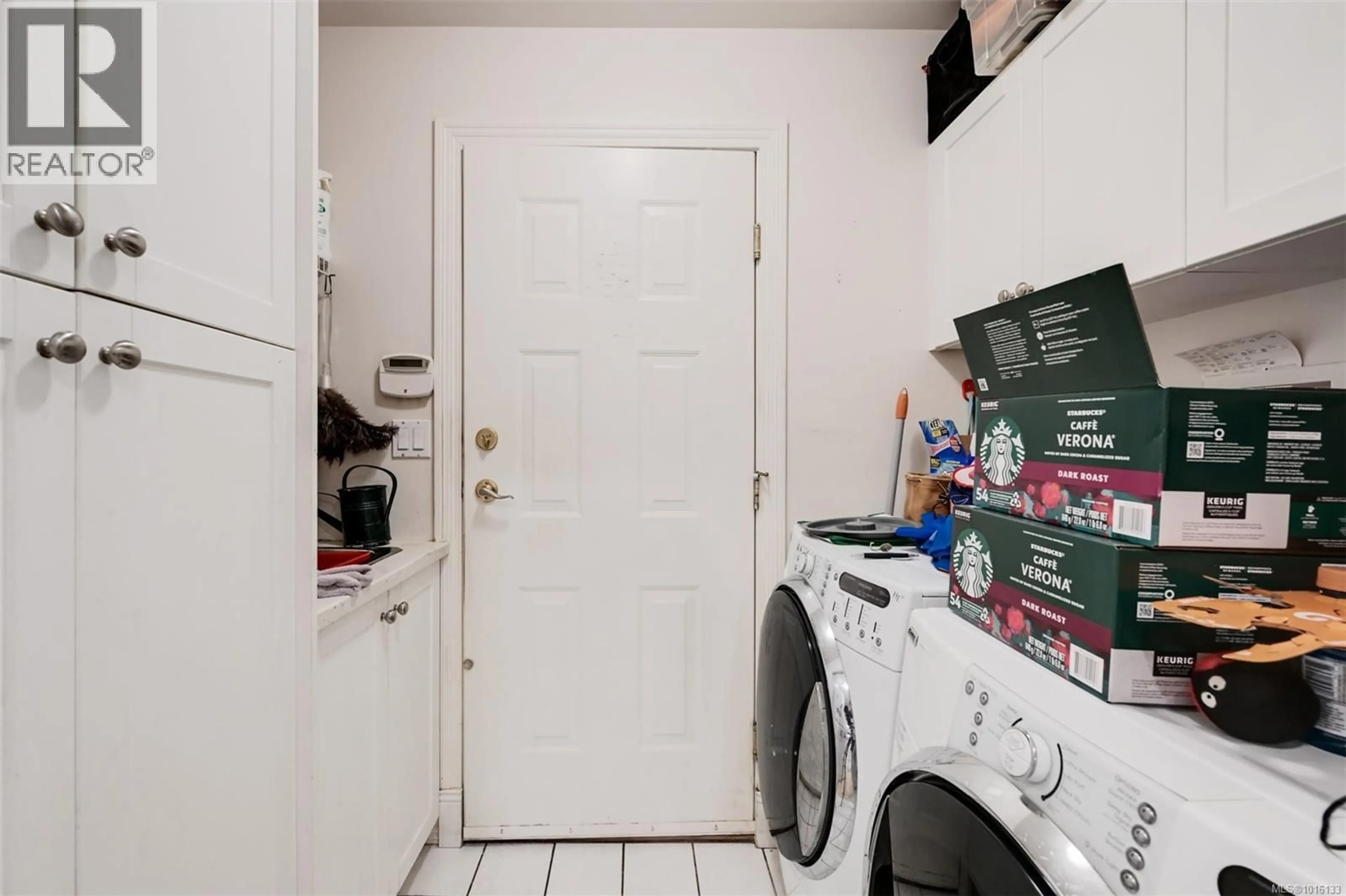 Laundry room for 4 - 4522 GORDON POINT DRIVE, Saanich British Columbia V8N6L4