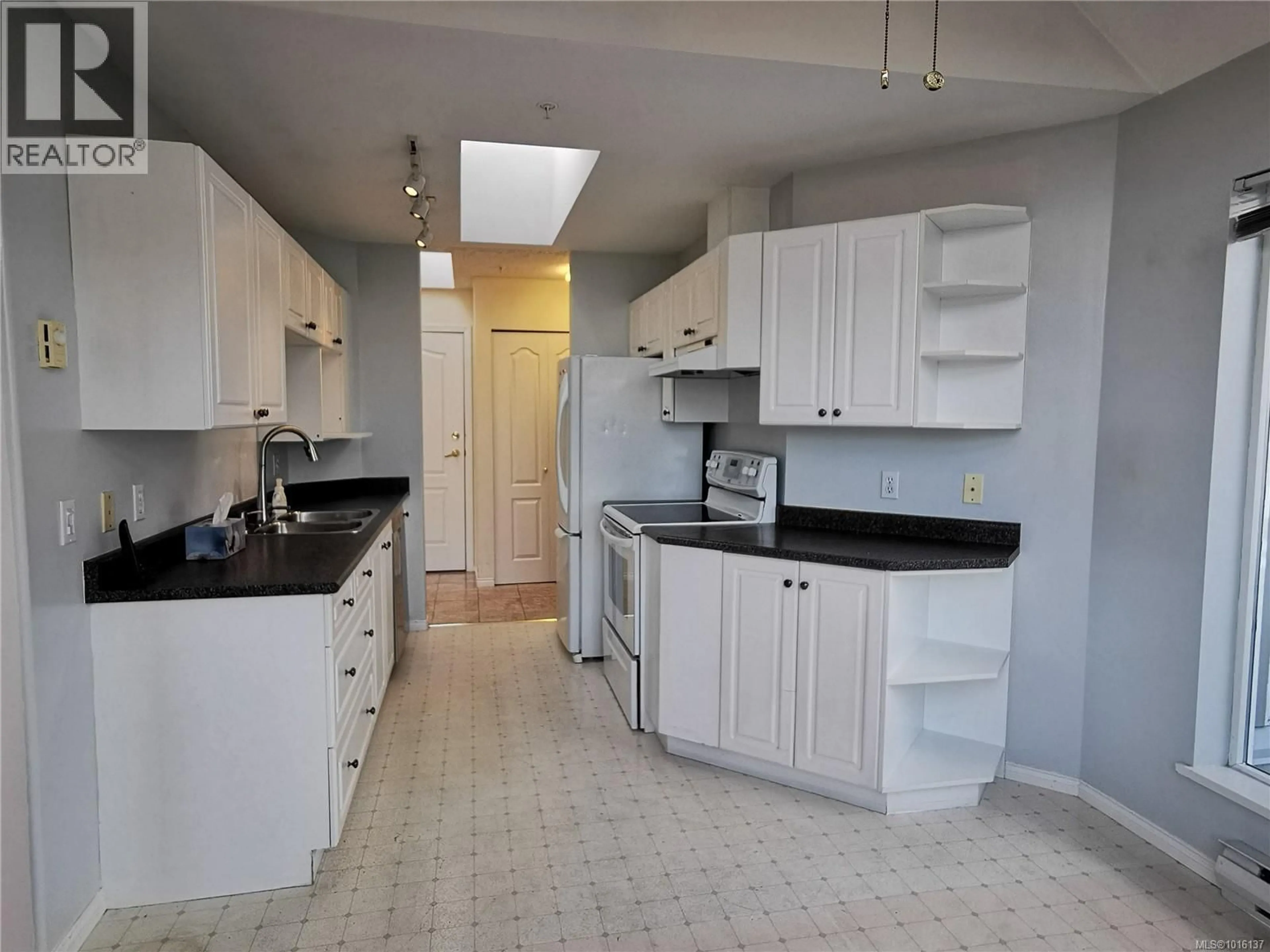 Standard kitchen, ceramic/tile floor for 403 - 2250 JAMES WHITE BOULEVARD, Sidney British Columbia V8L1Z4