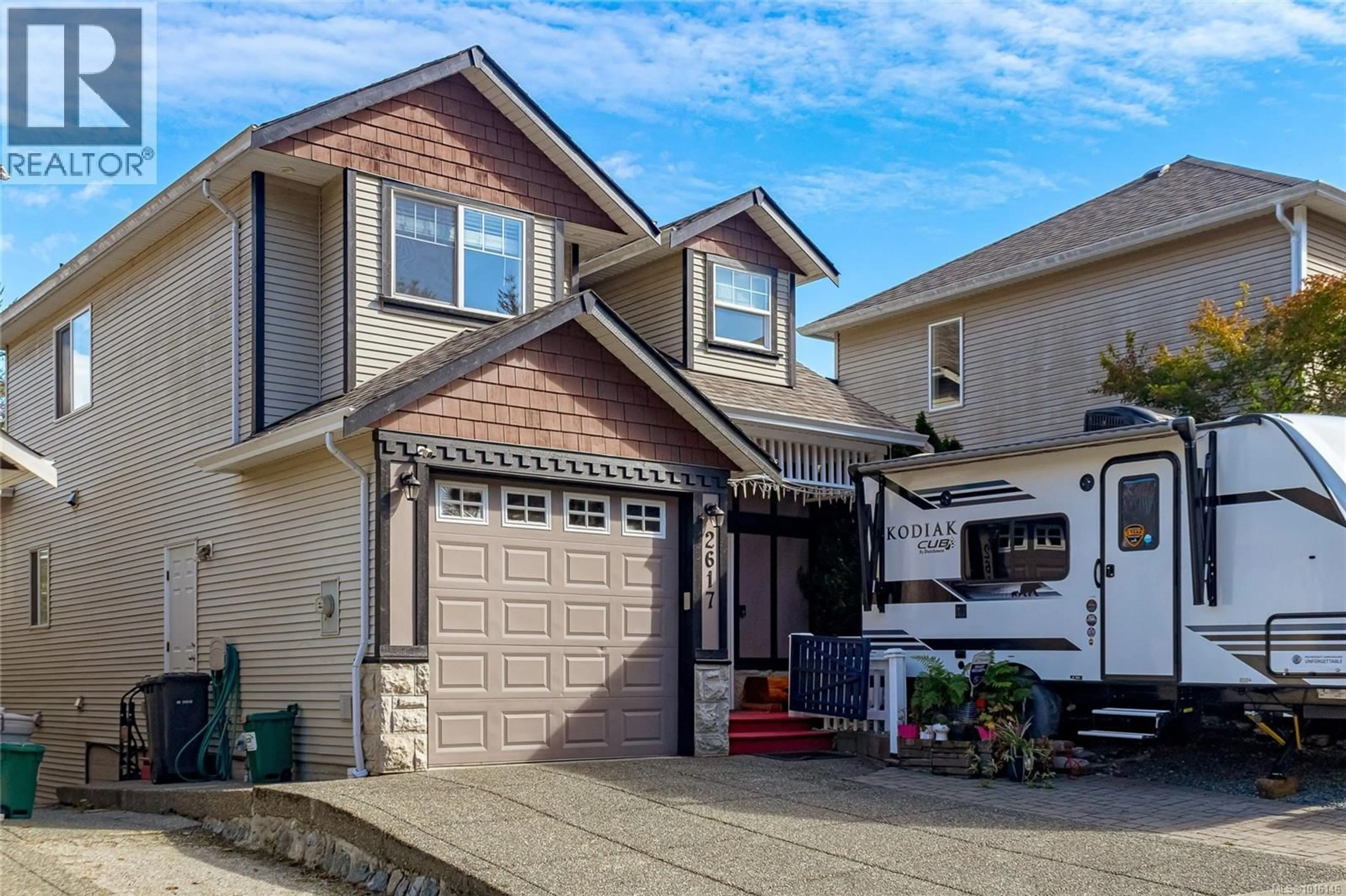 Home with vinyl exterior material, street for 2617 COUNTRY TERRACE, Langford British Columbia V9B6L5