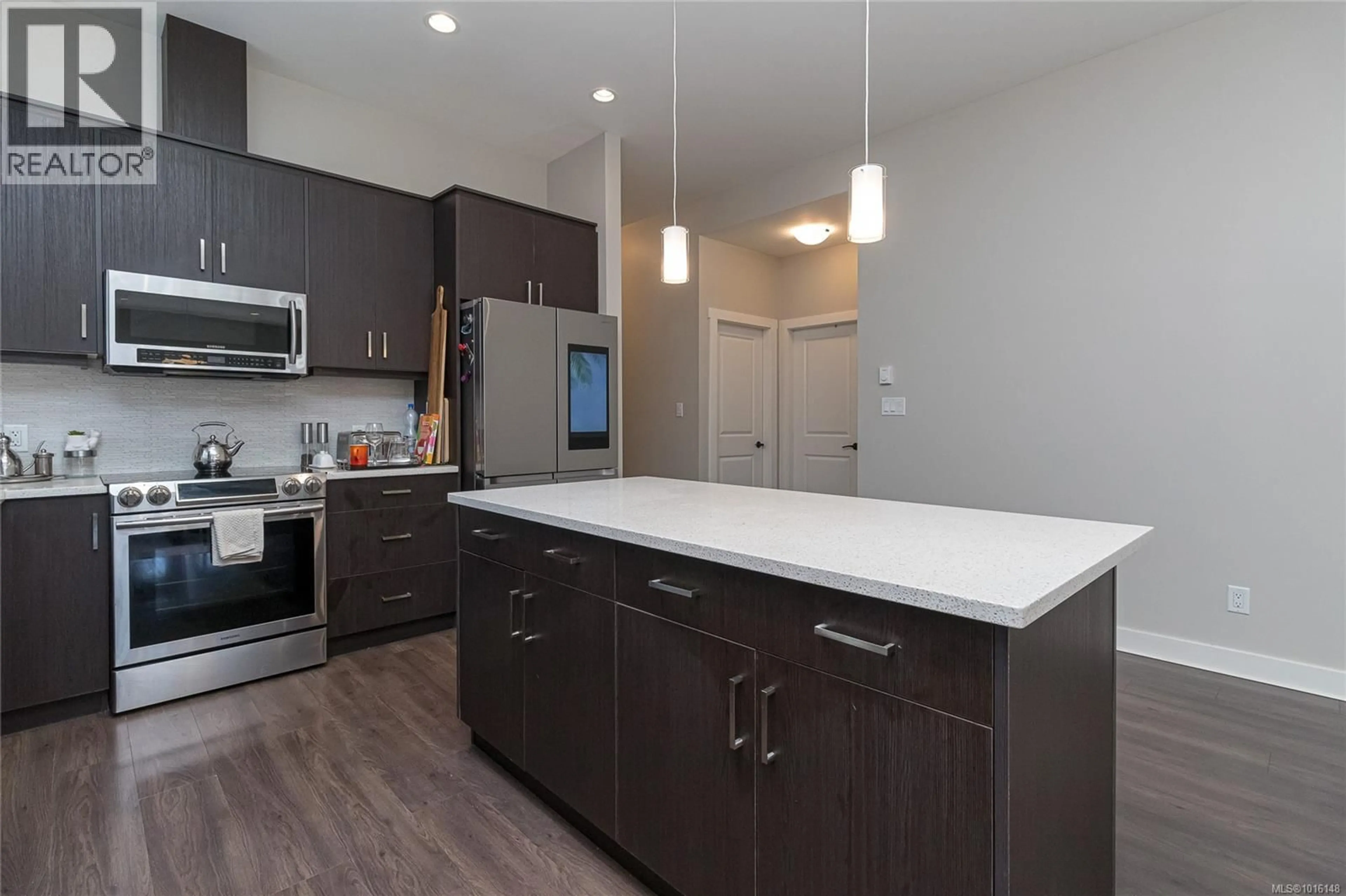 Open concept kitchen, unknown for 3526 LUXTON ROAD, Langford British Columbia V9C0K6