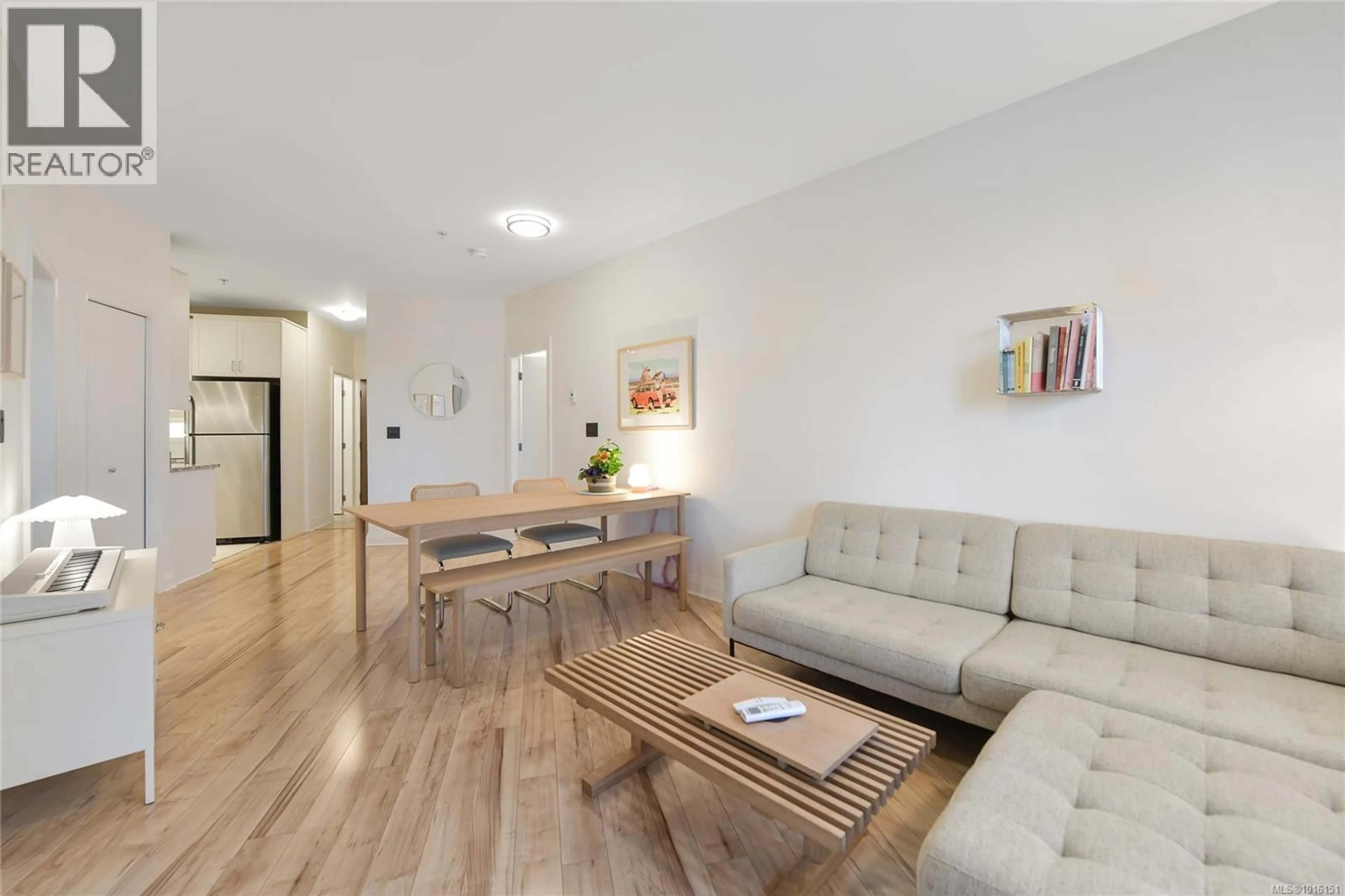 Living room with furniture, wood/laminate floor for 107 - 1145 SIKORSKY ROAD, Langford British Columbia V9B0M8