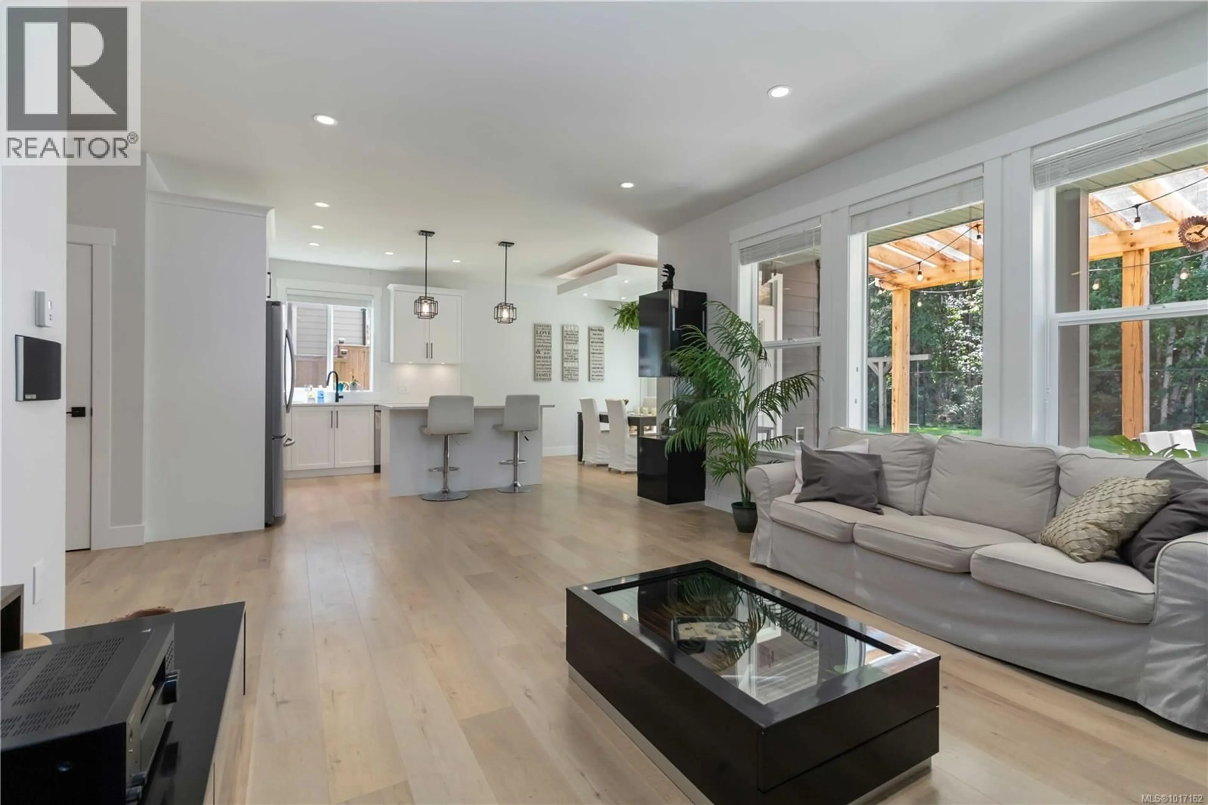 Living room with furniture, unknown for 2512 WEST TRAIL COURT, Sooke British Columbia V9Z1P3