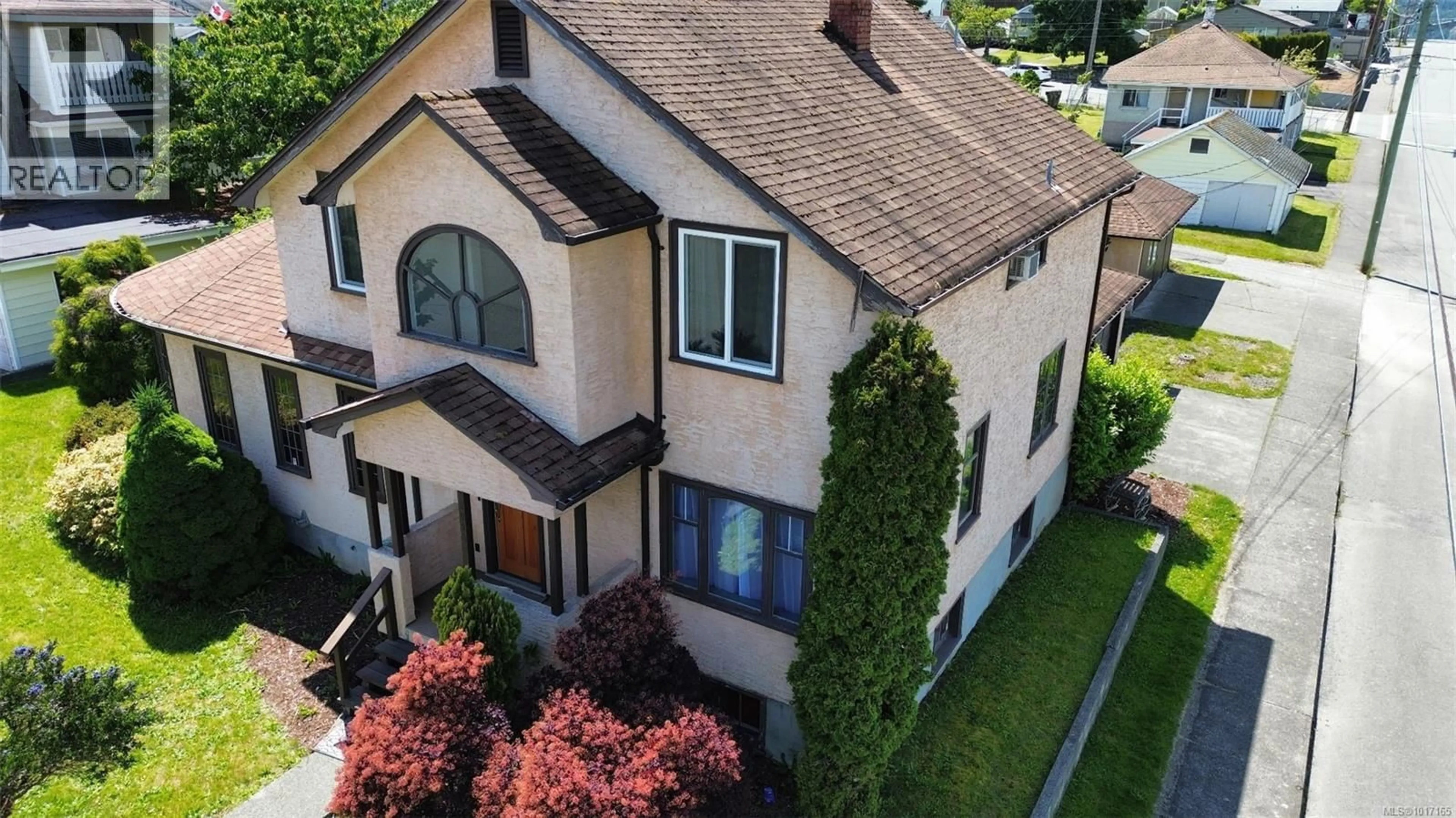 A pic from outside/outdoor area/front of a property/back of a property/a pic from drone, street for 3084 11TH AVENUE, Port Alberni British Columbia V9Y2R2