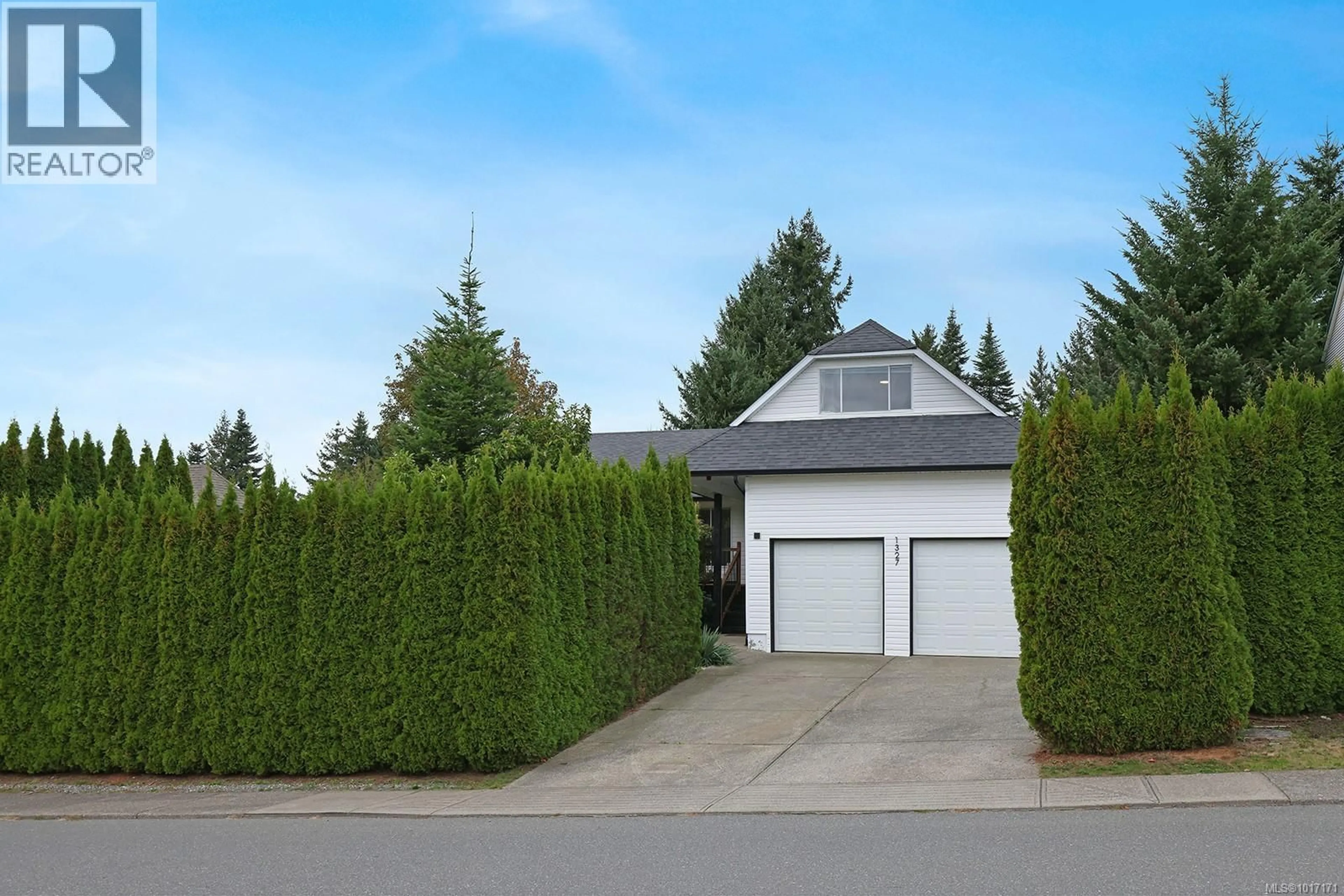 Home with vinyl exterior material, street for 1327 MALAHAT DRIVE, Courtenay British Columbia V9N8B2