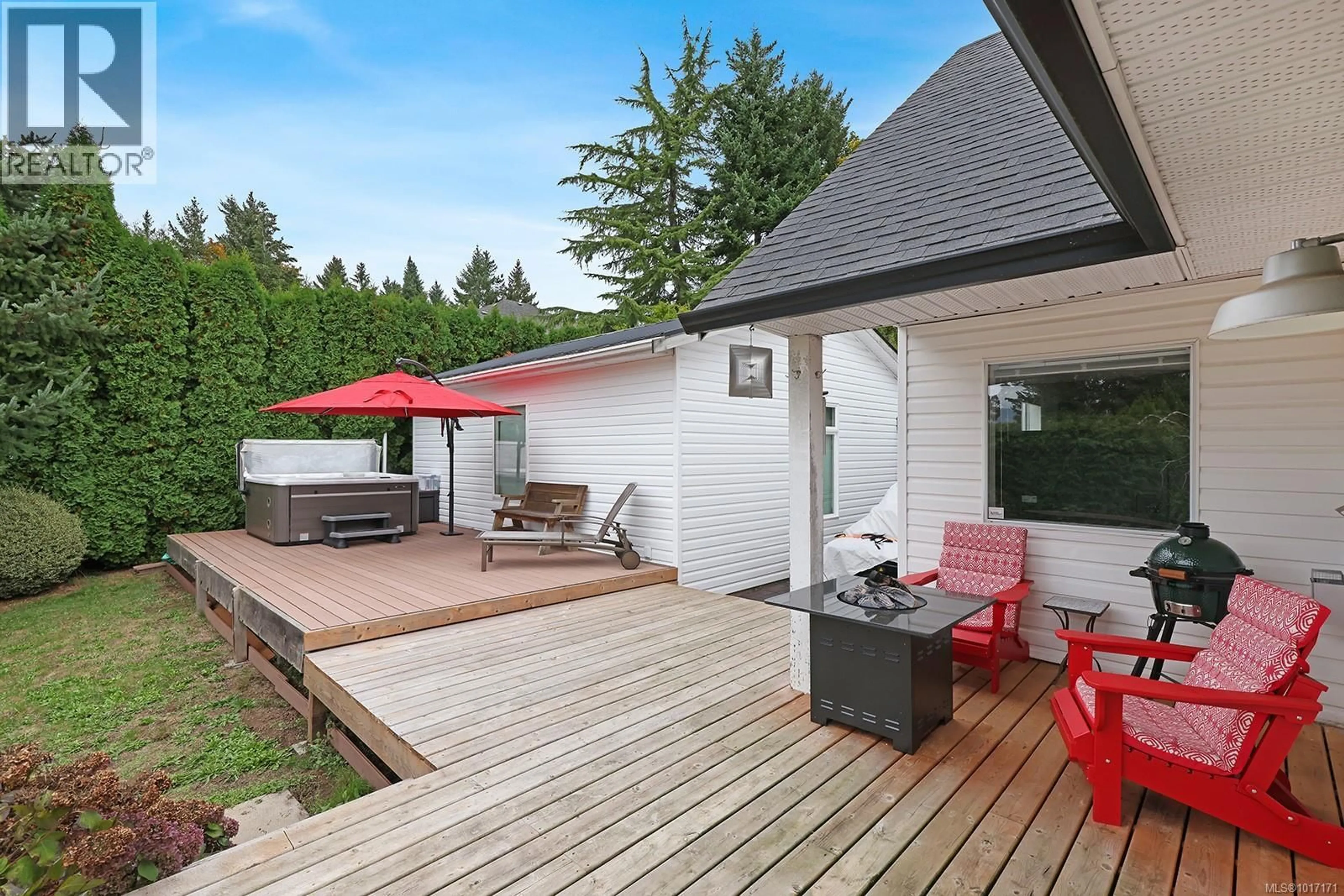 Patio, street for 1327 MALAHAT DRIVE, Courtenay British Columbia V9N8B2