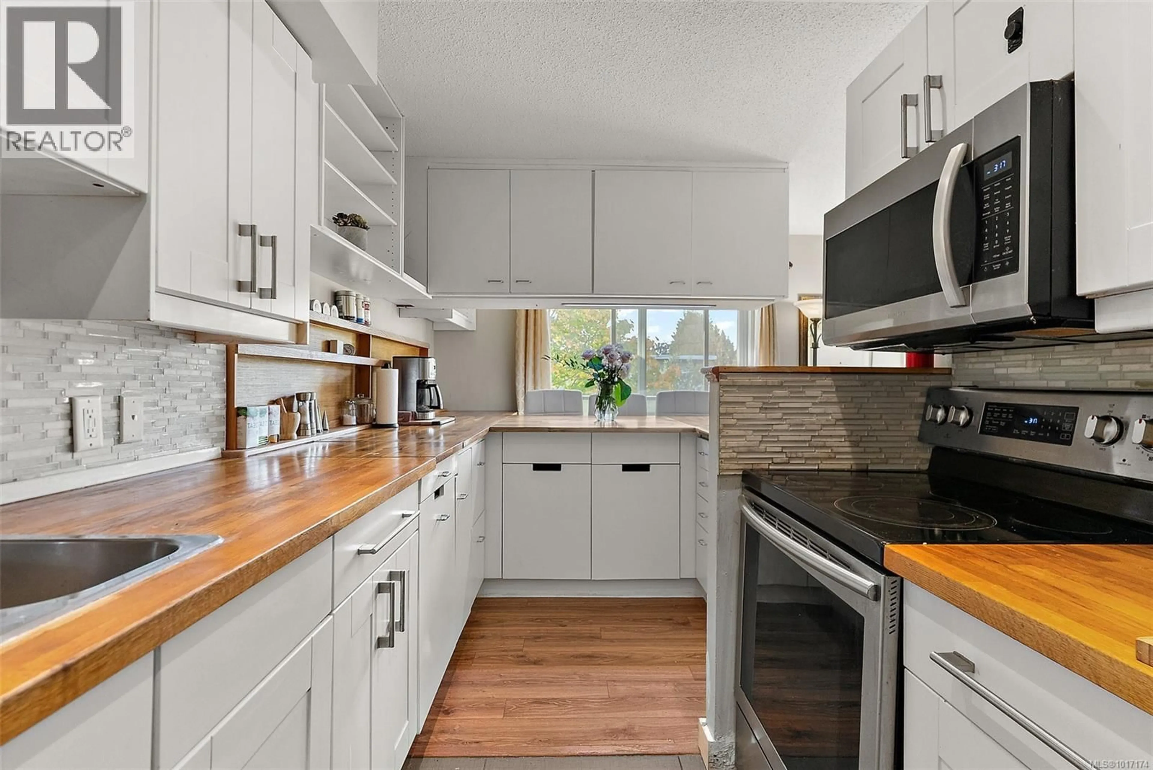 Open concept kitchen, unknown for 43 - 477 LAMPSON STREET, Esquimalt British Columbia V9A5Z4