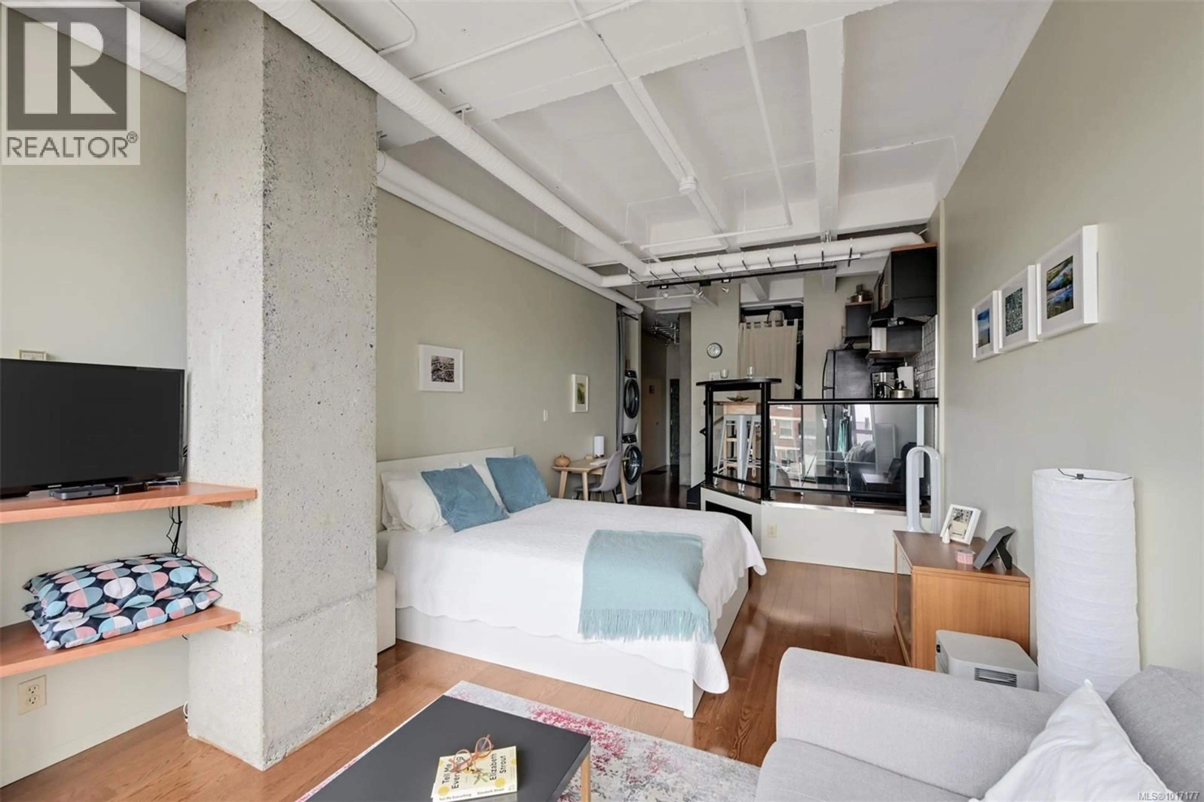 Unknown for 305 - 1061 FORT STREET, Victoria British Columbia V8V5A1