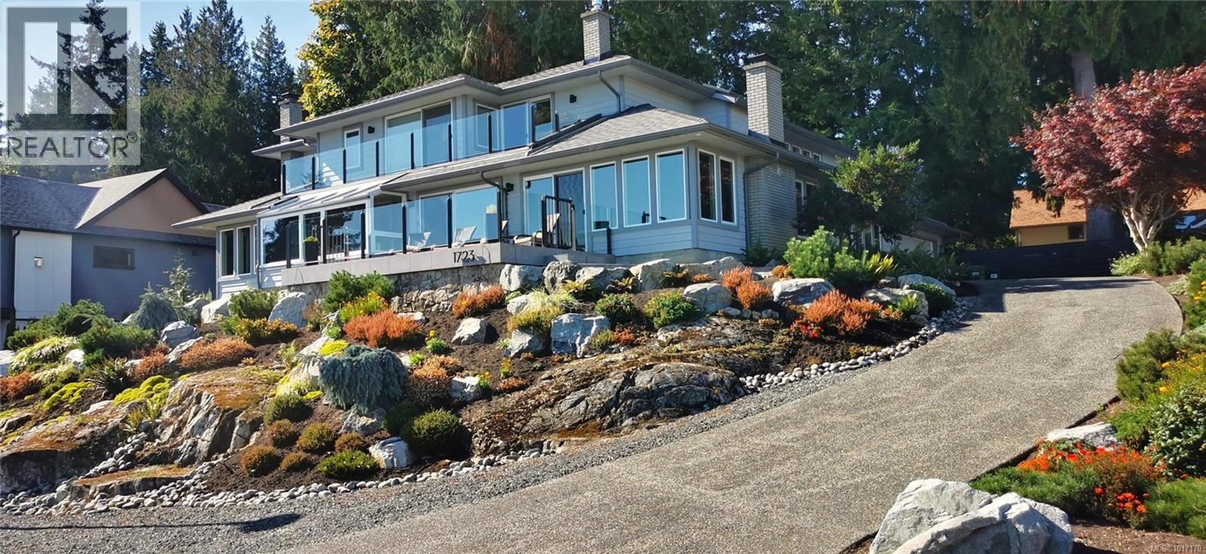 Home with vinyl exterior material, water/lake/river/ocean view for 1723 MAYNEVIEW TERRACE, North Saanich British Columbia V8L4L5