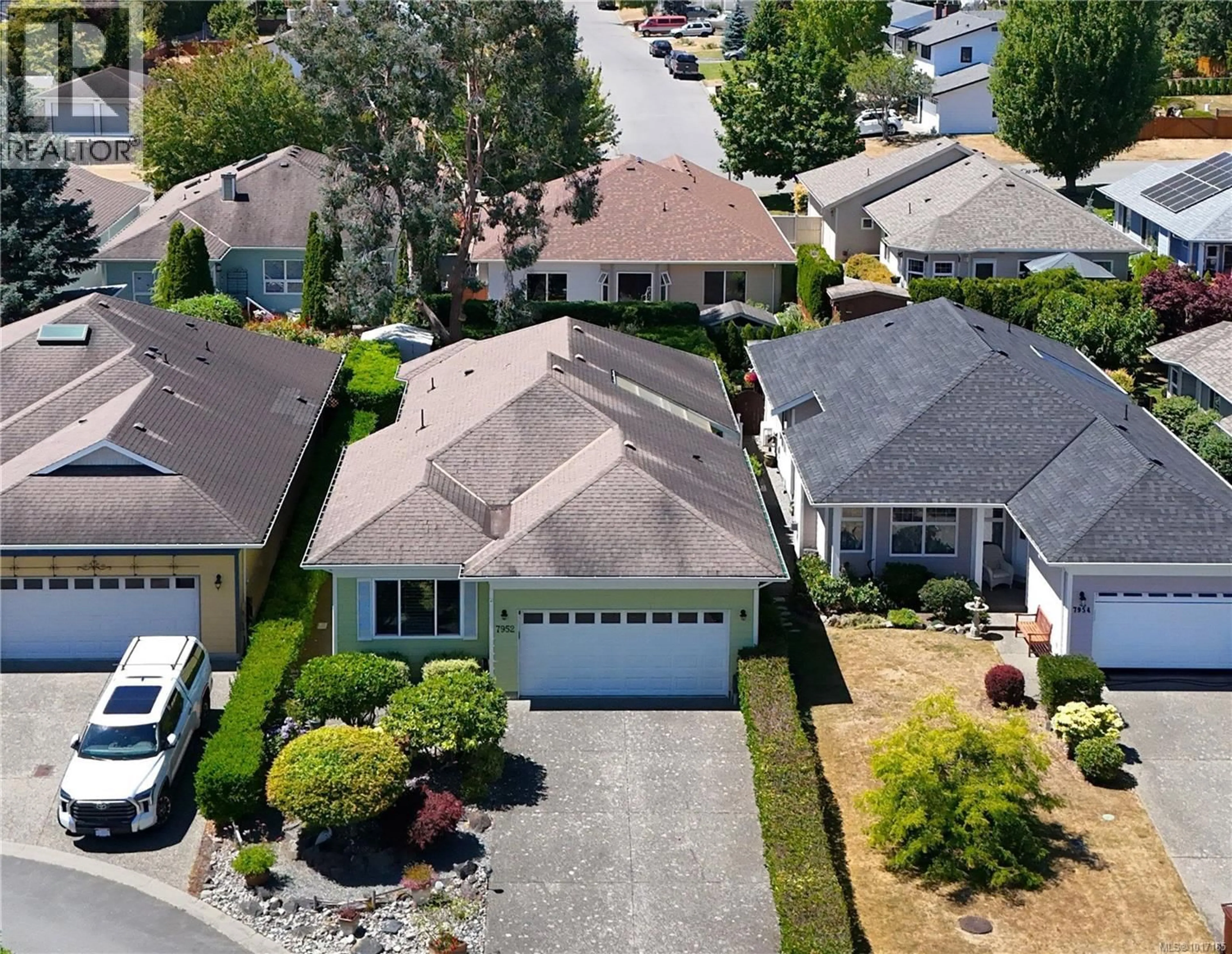 A pic from outside/outdoor area/front of a property/back of a property/a pic from drone, street for 7952 POLO PARK CRESCENT, Central Saanich British Columbia V8M2J4