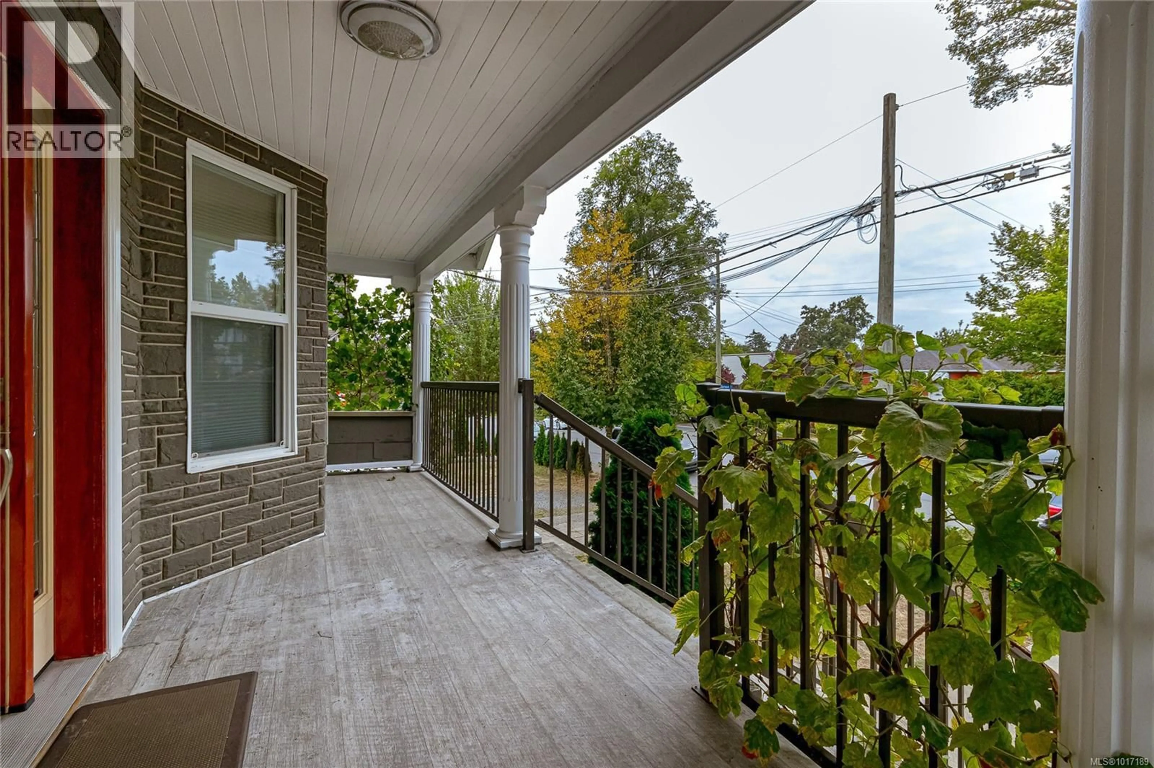 Patio, street for 3015 QUADRA STREET, Victoria British Columbia V8T4G2