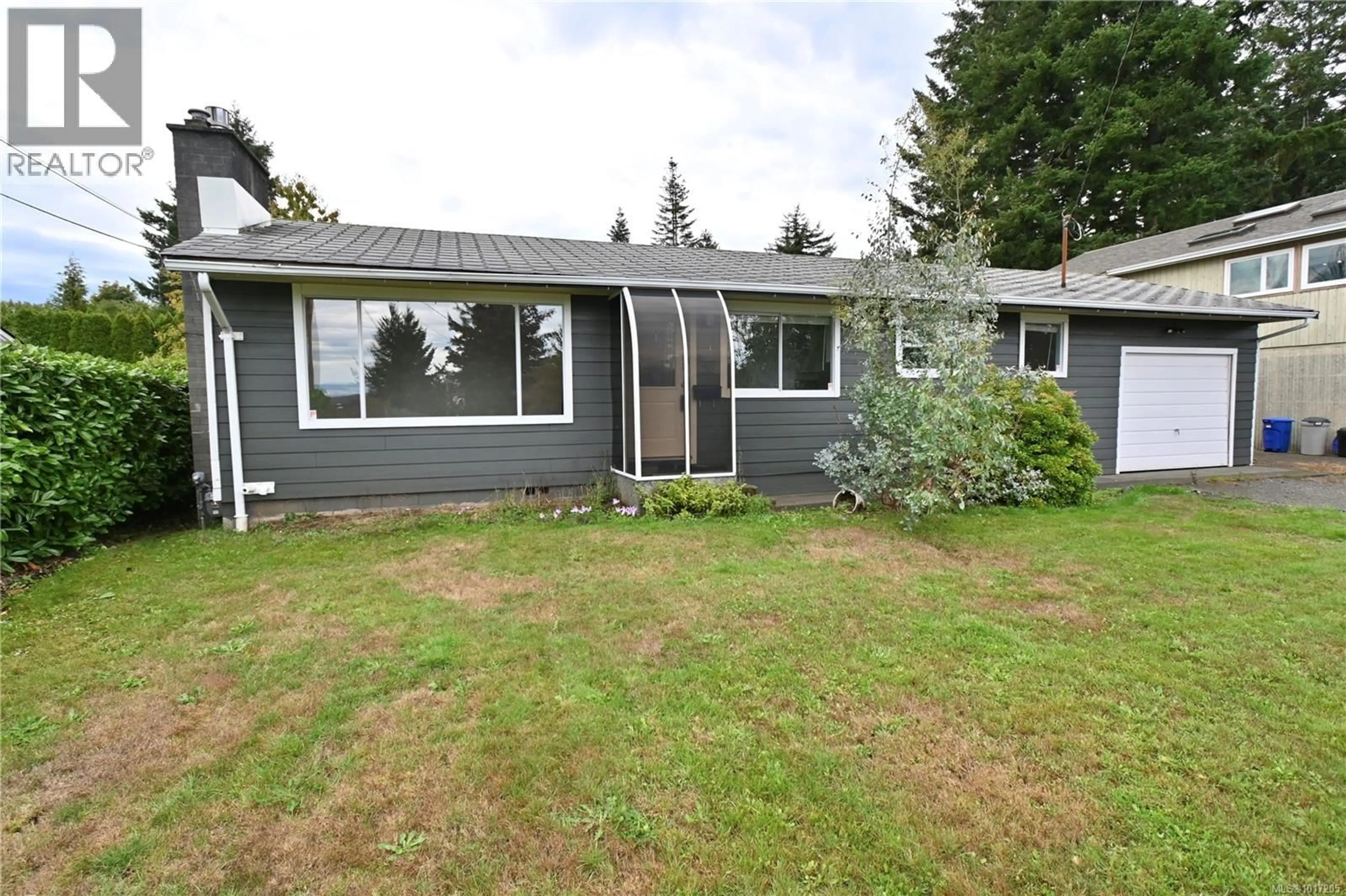Home with vinyl exterior material, street for 736 NANCY GREENE DRIVE, Campbell River British Columbia V9W2A6