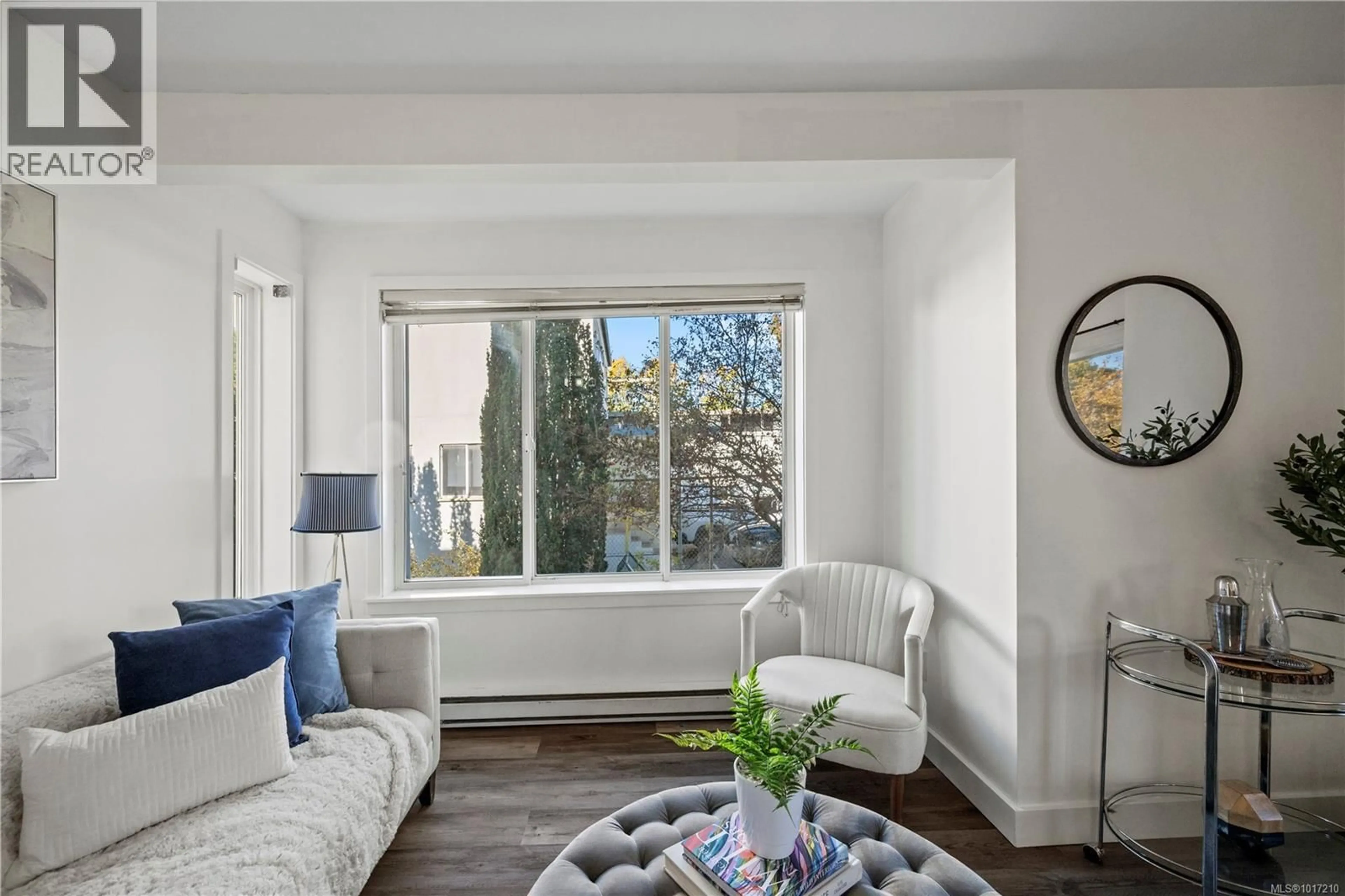 Living room with furniture, unknown for 307 - 356 GORGE ROAD EAST, Victoria British Columbia V8T2W2