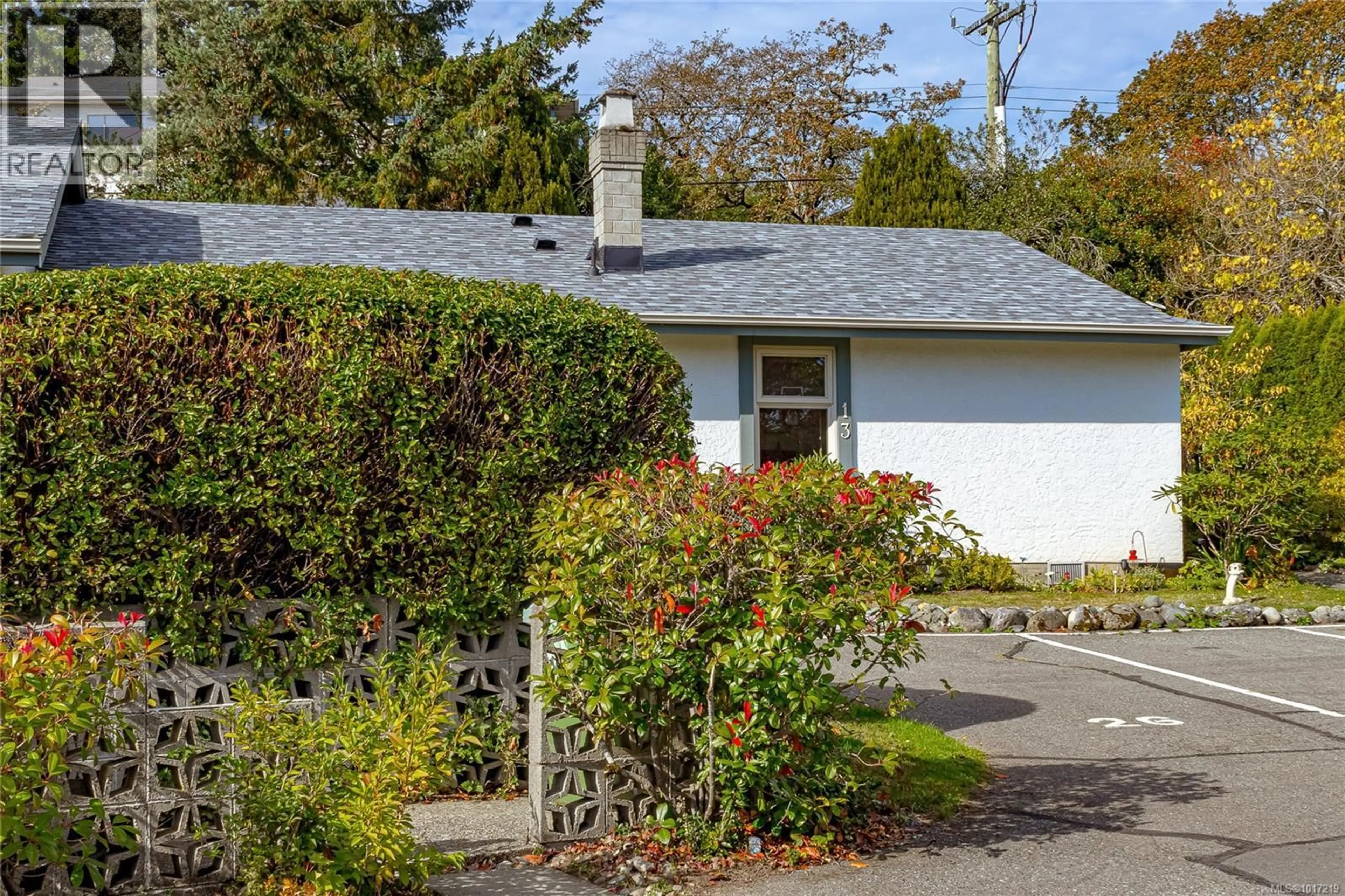 Home with vinyl exterior material, street for 13 - 4140 INTERURBAN ROAD, Saanich British Columbia V8X5J2