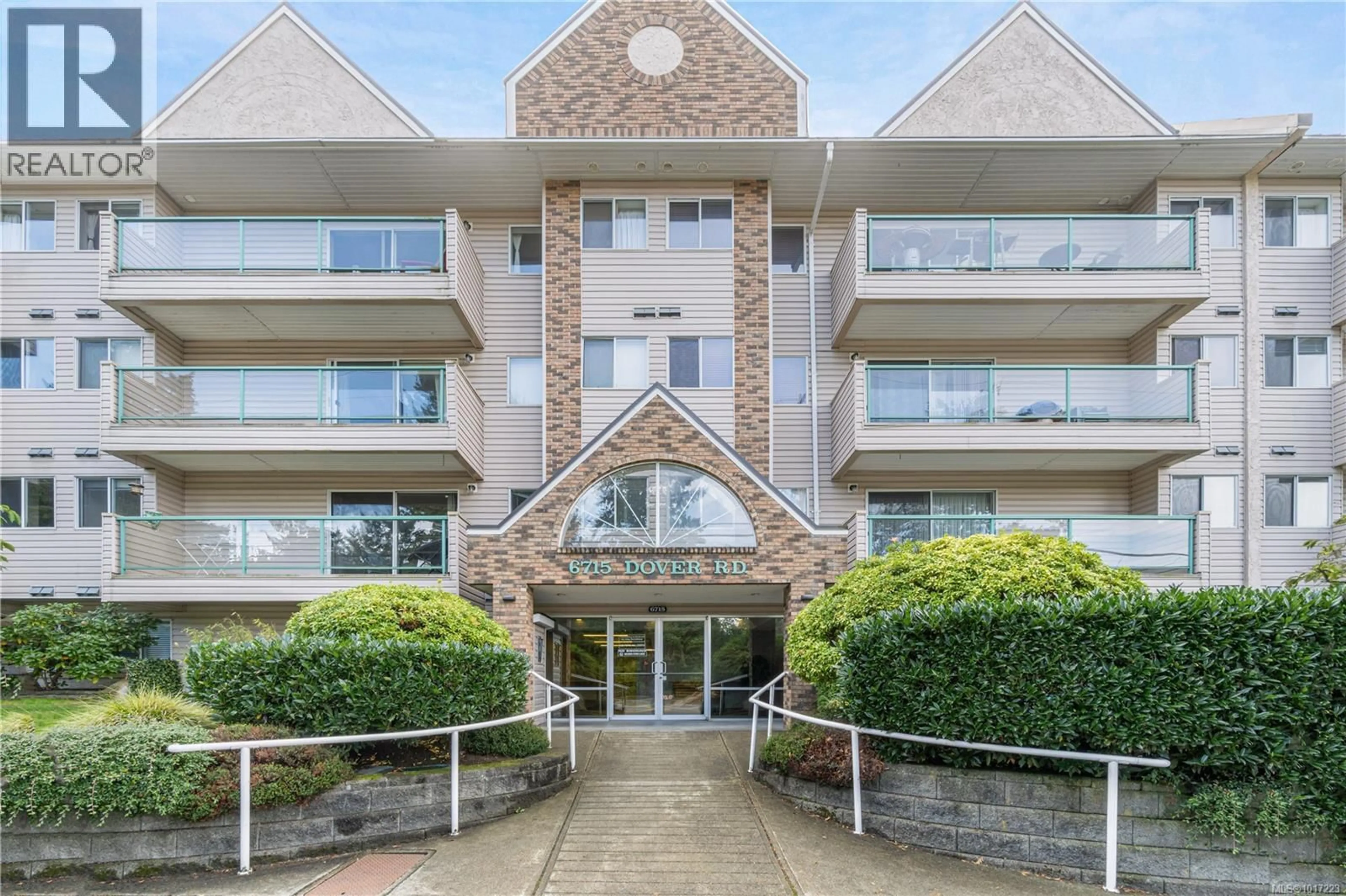 Indoor foyer for 307 - 6715 DOVER ROAD, Nanaimo British Columbia V9V1L8