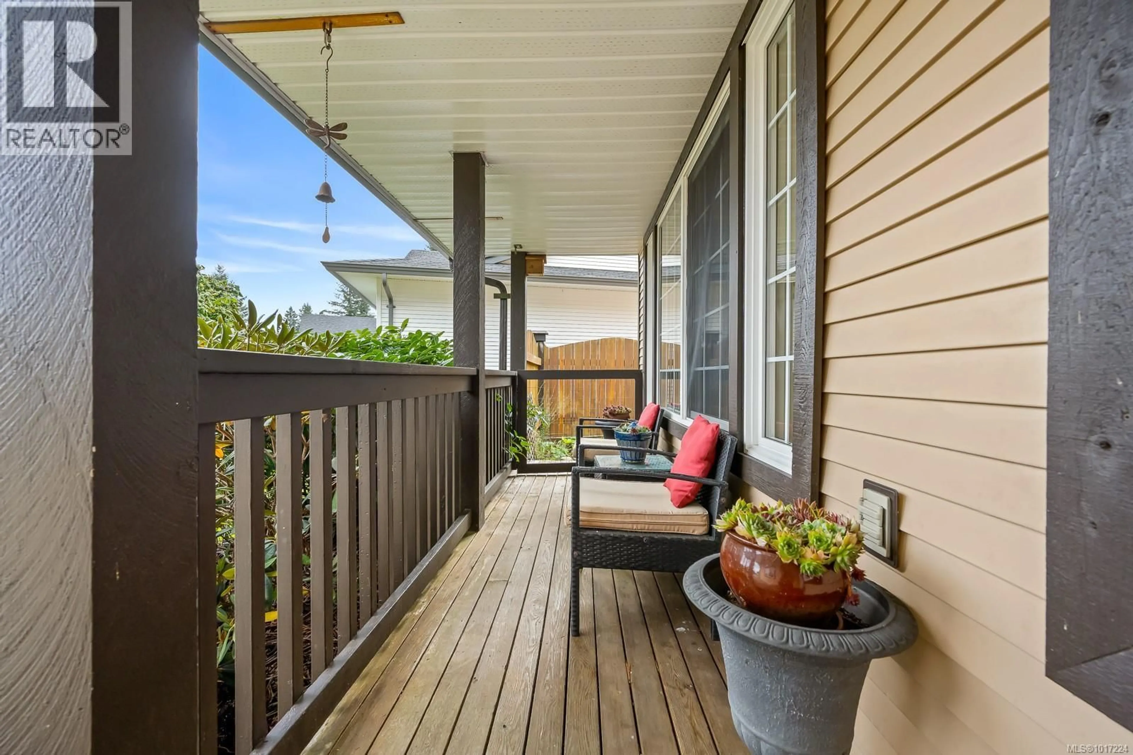 Patio, street for 545 COVE PLACE, Campbell River British Columbia V9W7Z6