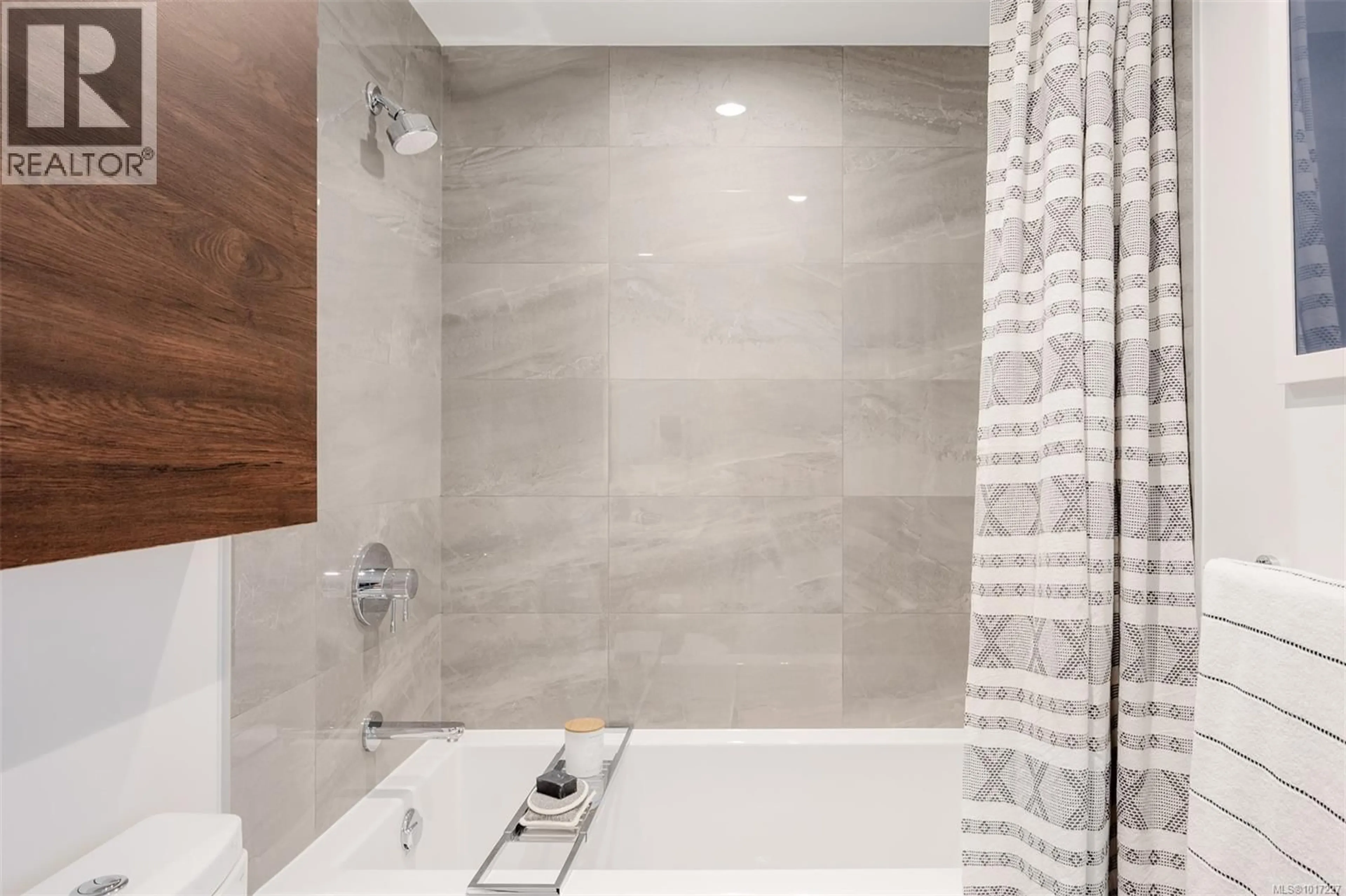 Contemporary bathroom, ceramic/tile floor for 204 - 363 TYEE ROAD, Victoria British Columbia V9A0B5