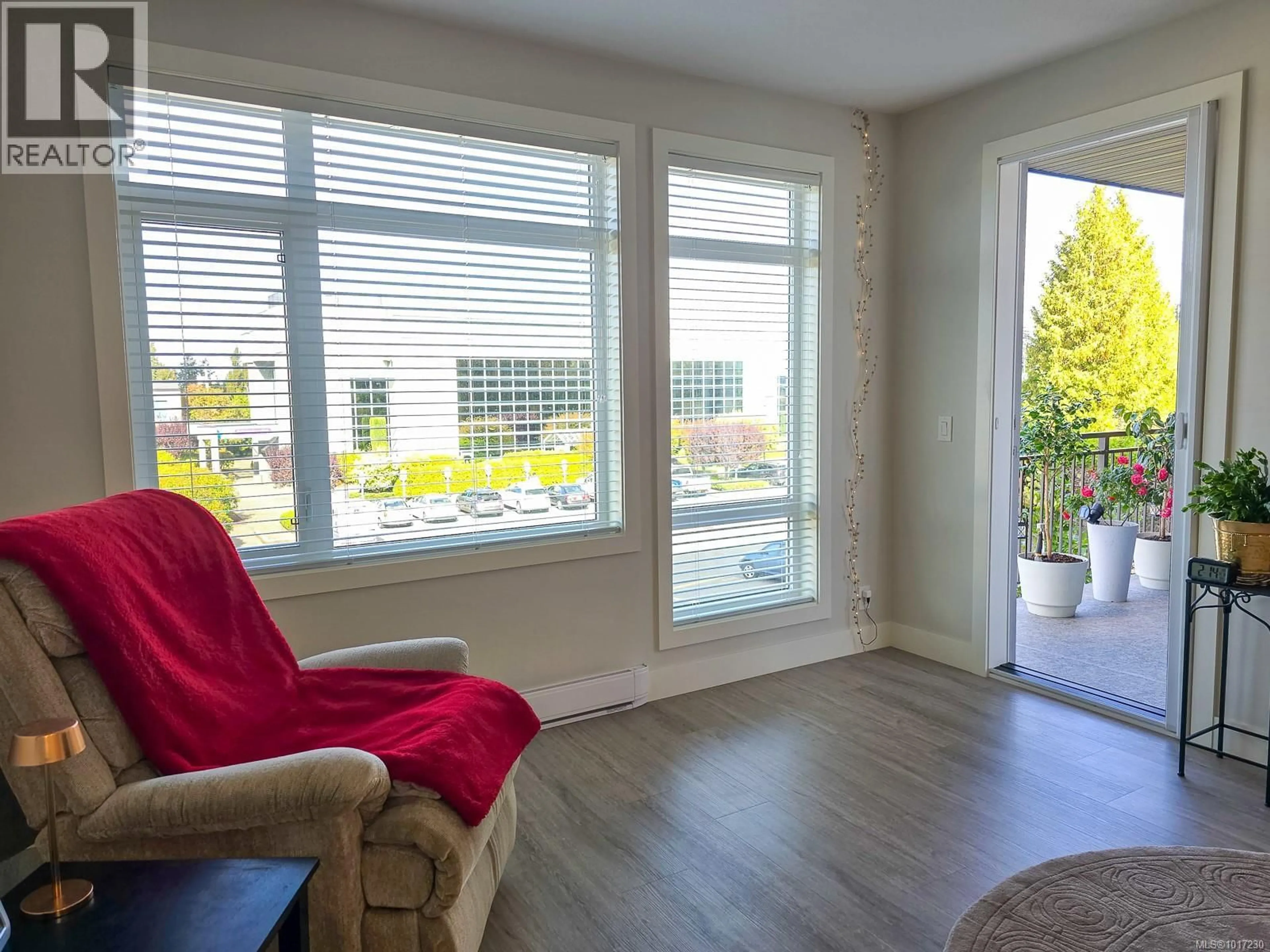 Unknown for 204 - 6544 METRAL DRIVE, Nanaimo British Columbia V9T2L8