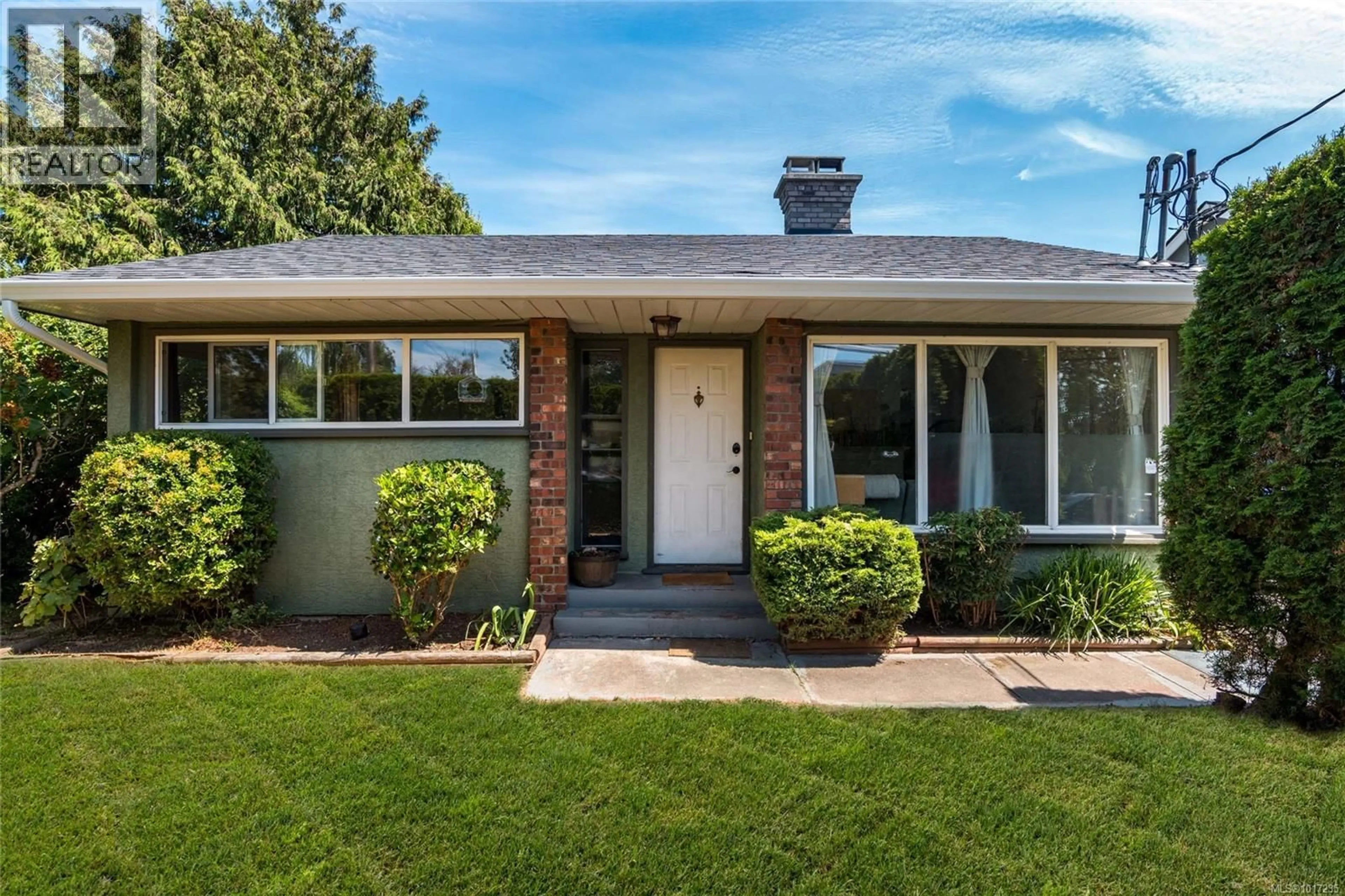 Home with brick exterior material, street for 2727 FIFTH STREET, Victoria British Columbia V8T4B1