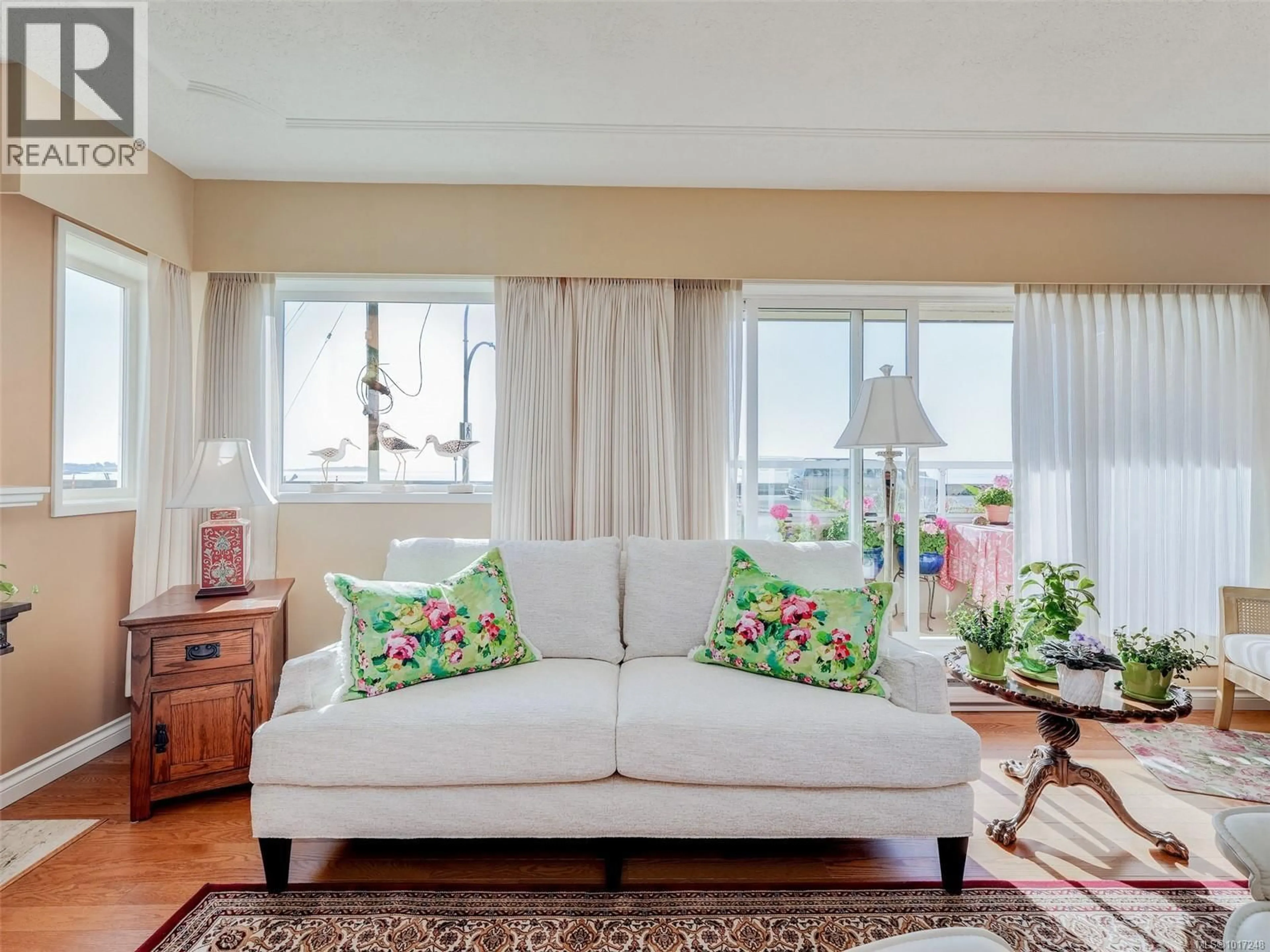 Living room with furniture, unknown for 103 - 1540 DALLAS ROAD, Victoria British Columbia V8S1A3