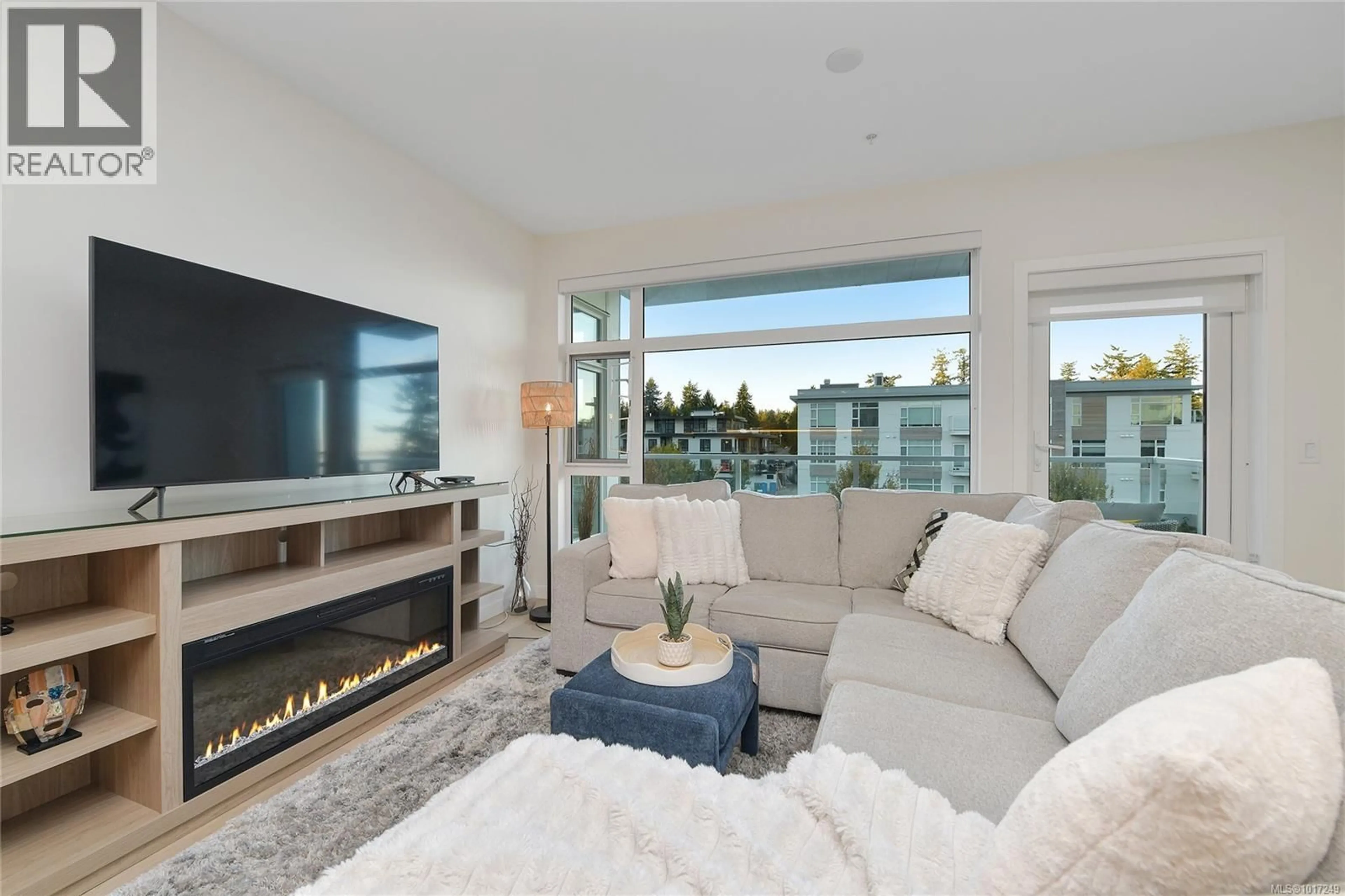 Living room with furniture, unknown for 302 - 5118 CORDOVA BAY ROAD, Saanich British Columbia V8X1R1