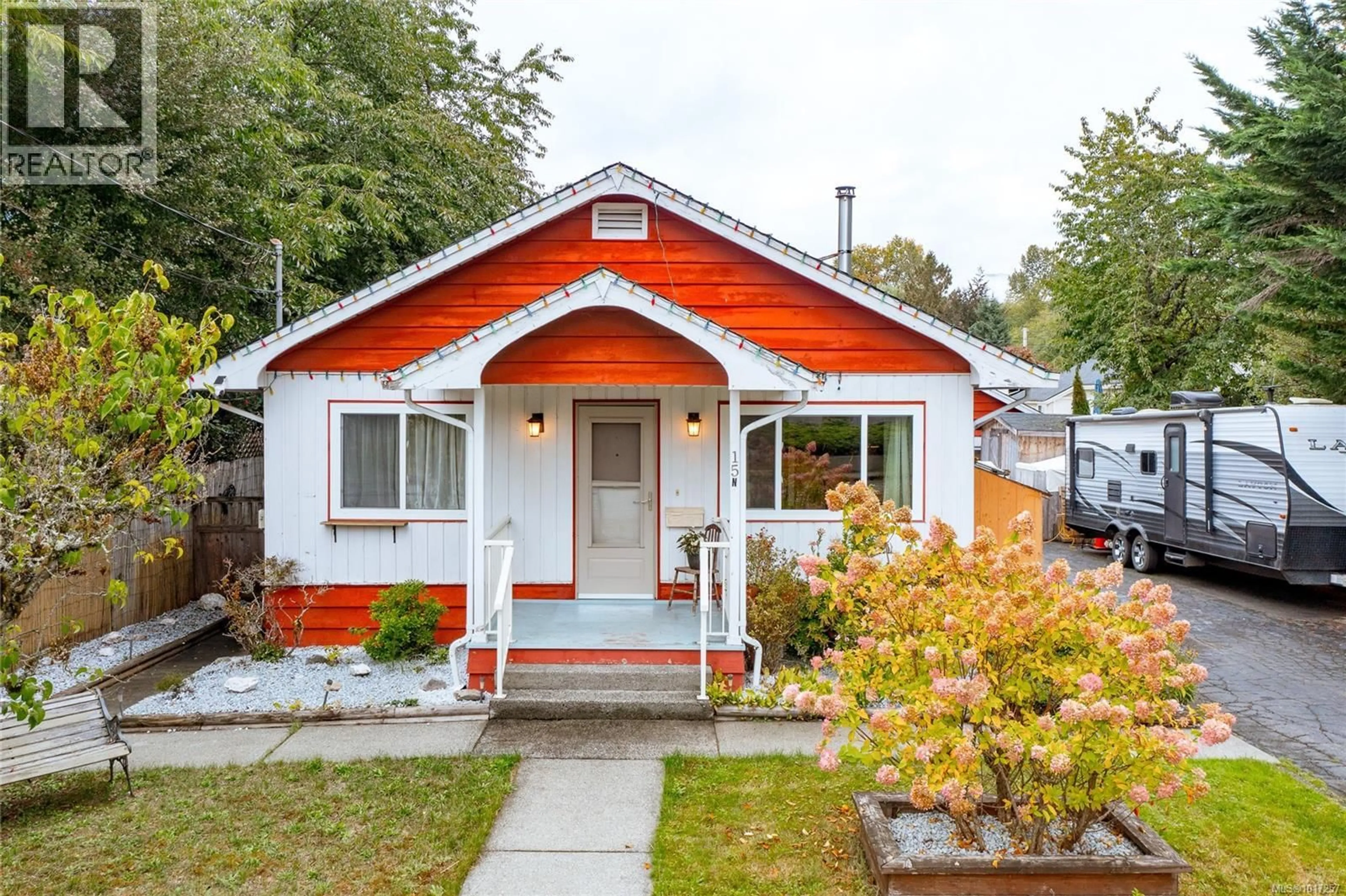 Home with vinyl exterior material, street for 15 KING GEORGE STREET NORTH, Lake Cowichan British Columbia V0R2G0