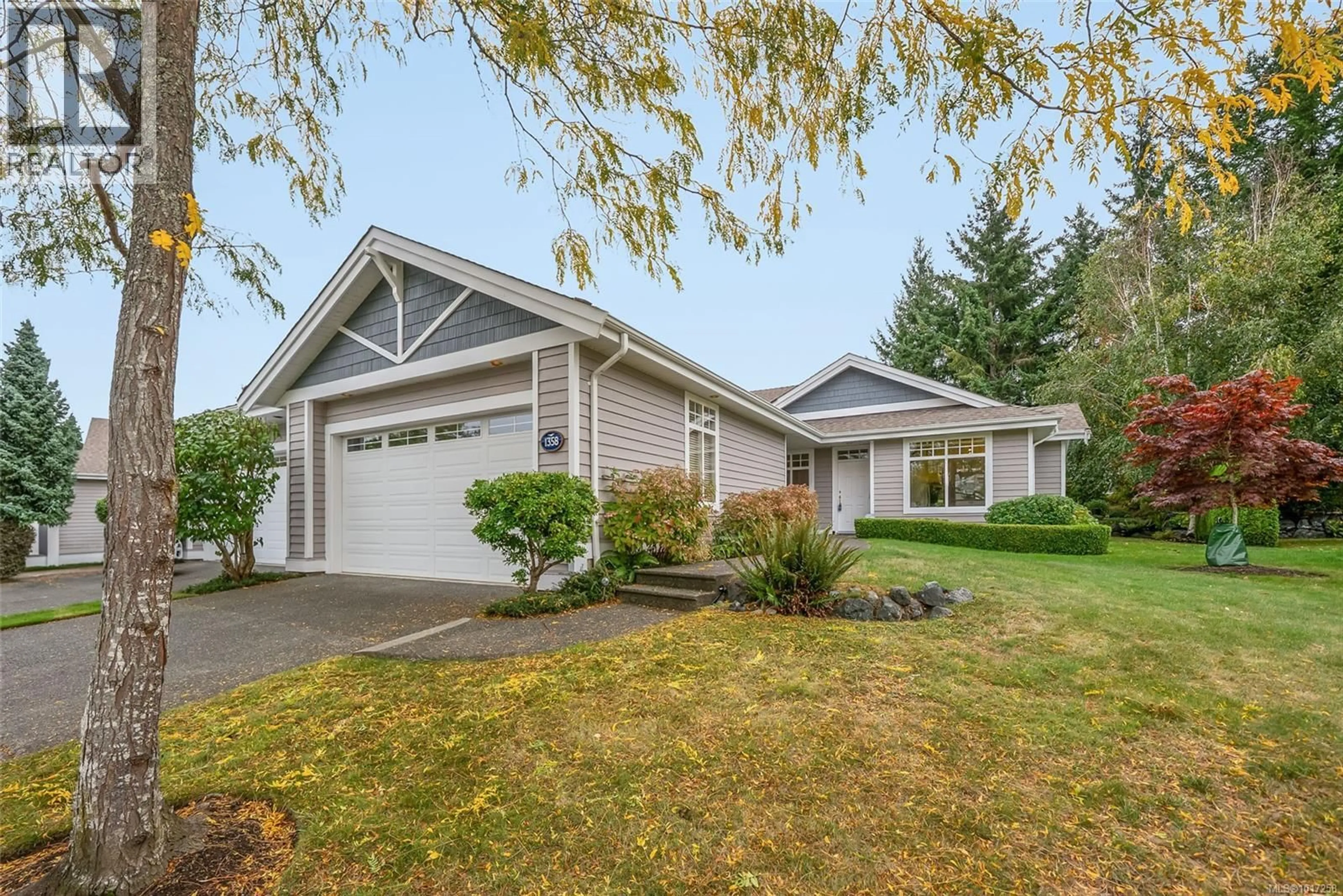 Home with vinyl exterior material, street for 1358 SATURNA DRIVE, Parksville British Columbia V9P2X9