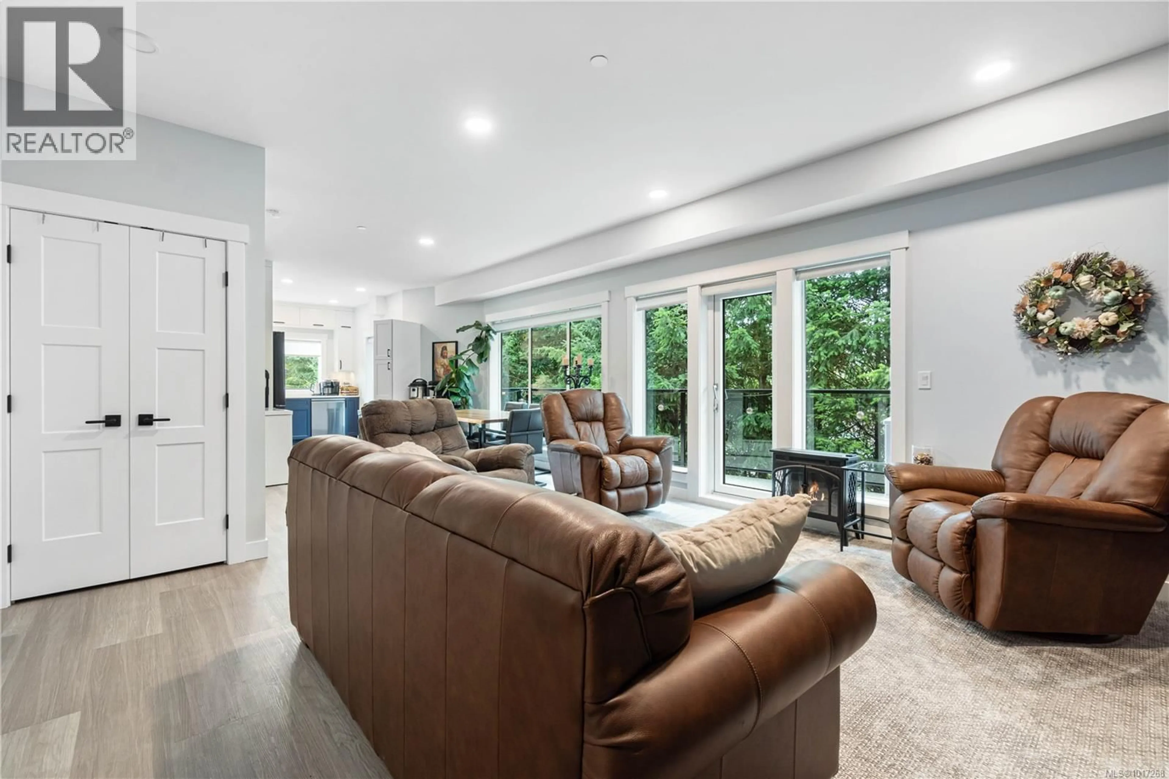 Living room with furniture, unknown for 206 - 4474 WELLINGTON ROAD, Nanaimo British Columbia V9T2H3