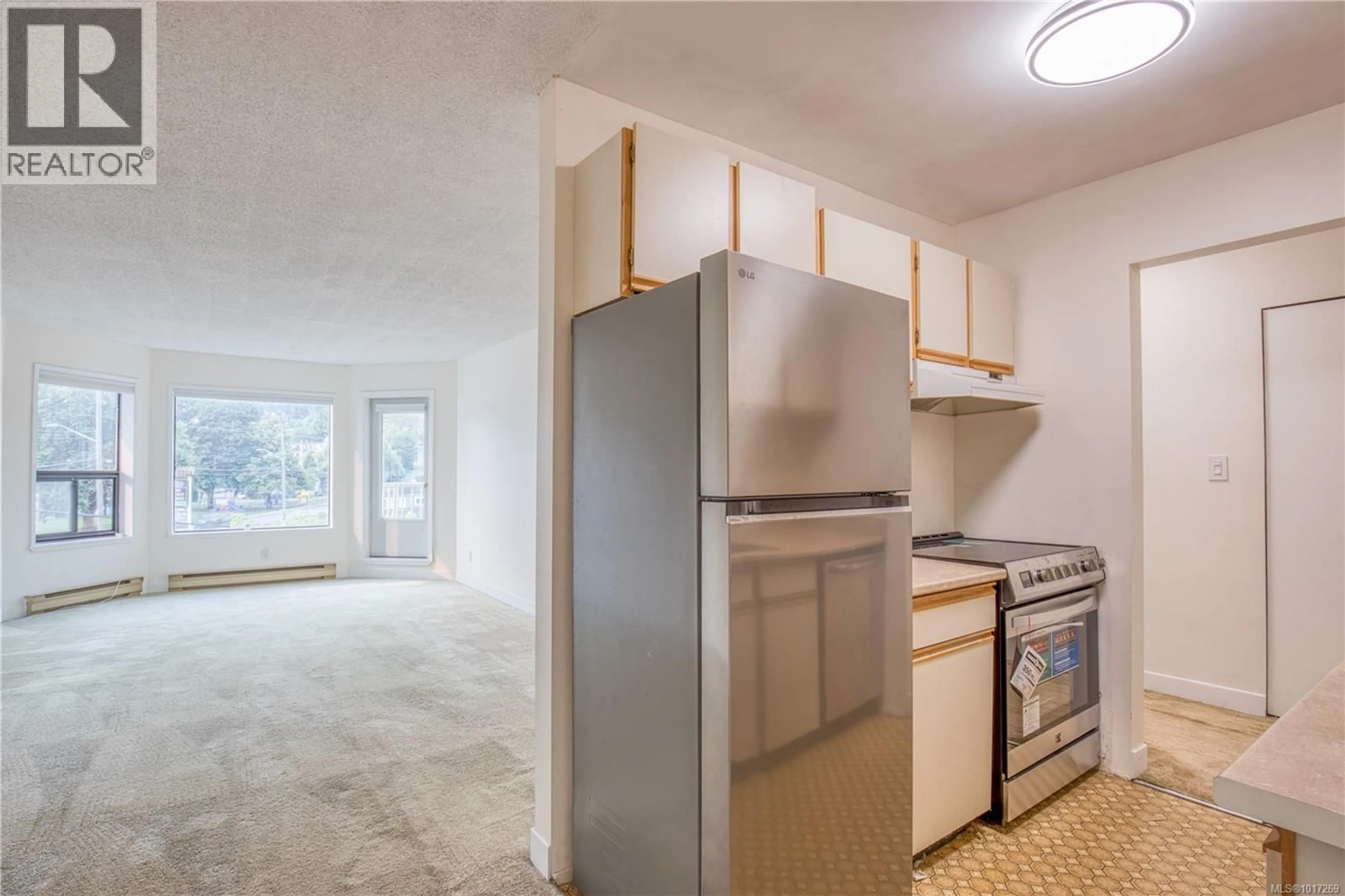 Standard kitchen, unknown for 308 - 2815 DEPARTURE BAY ROAD, Nanaimo British Columbia V9S5P4