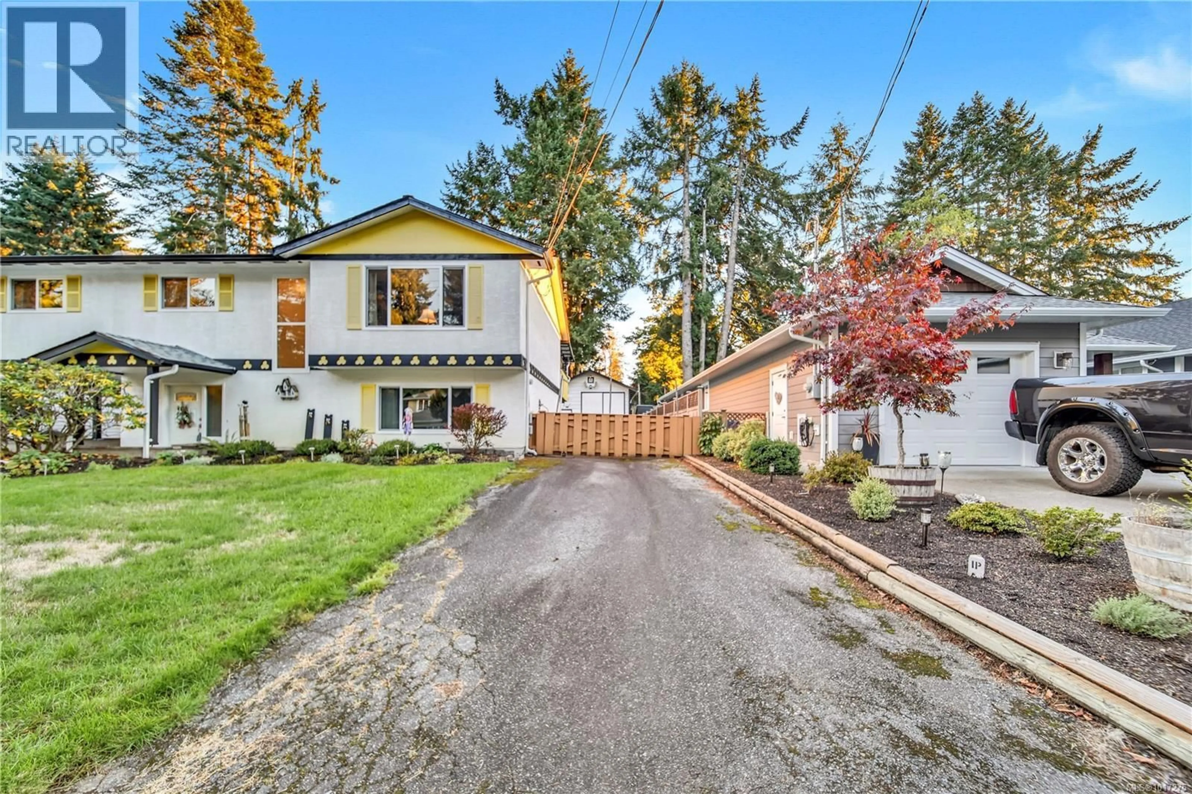 A pic from outside/outdoor area/front of a property/back of a property/a pic from drone, street for 3950 DUNSMUIR STREET, Port Alberni British Columbia V9Y7T4