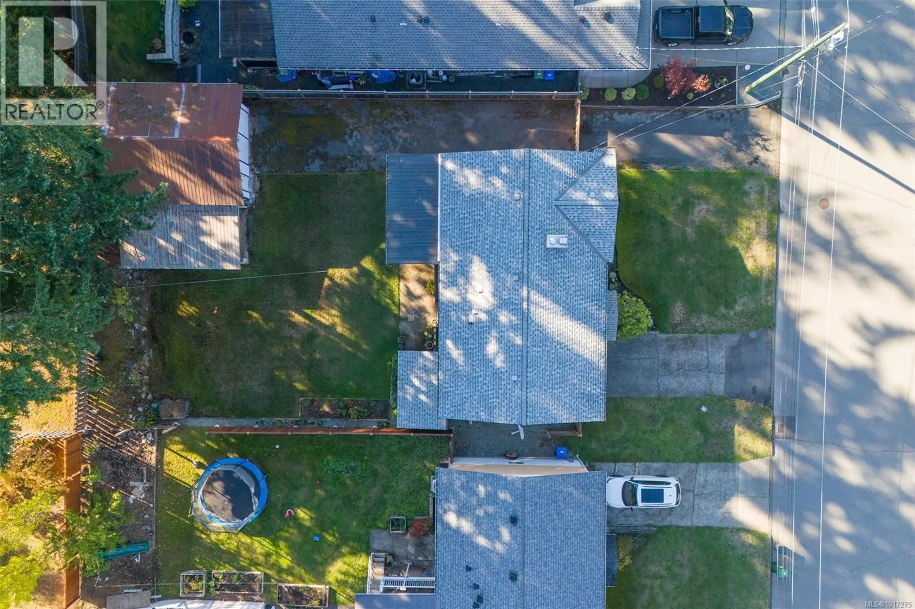 A pic from outside/outdoor area/front of a property/back of a property/a pic from drone, street for 3950 DUNSMUIR STREET, Port Alberni British Columbia V9Y7T4
