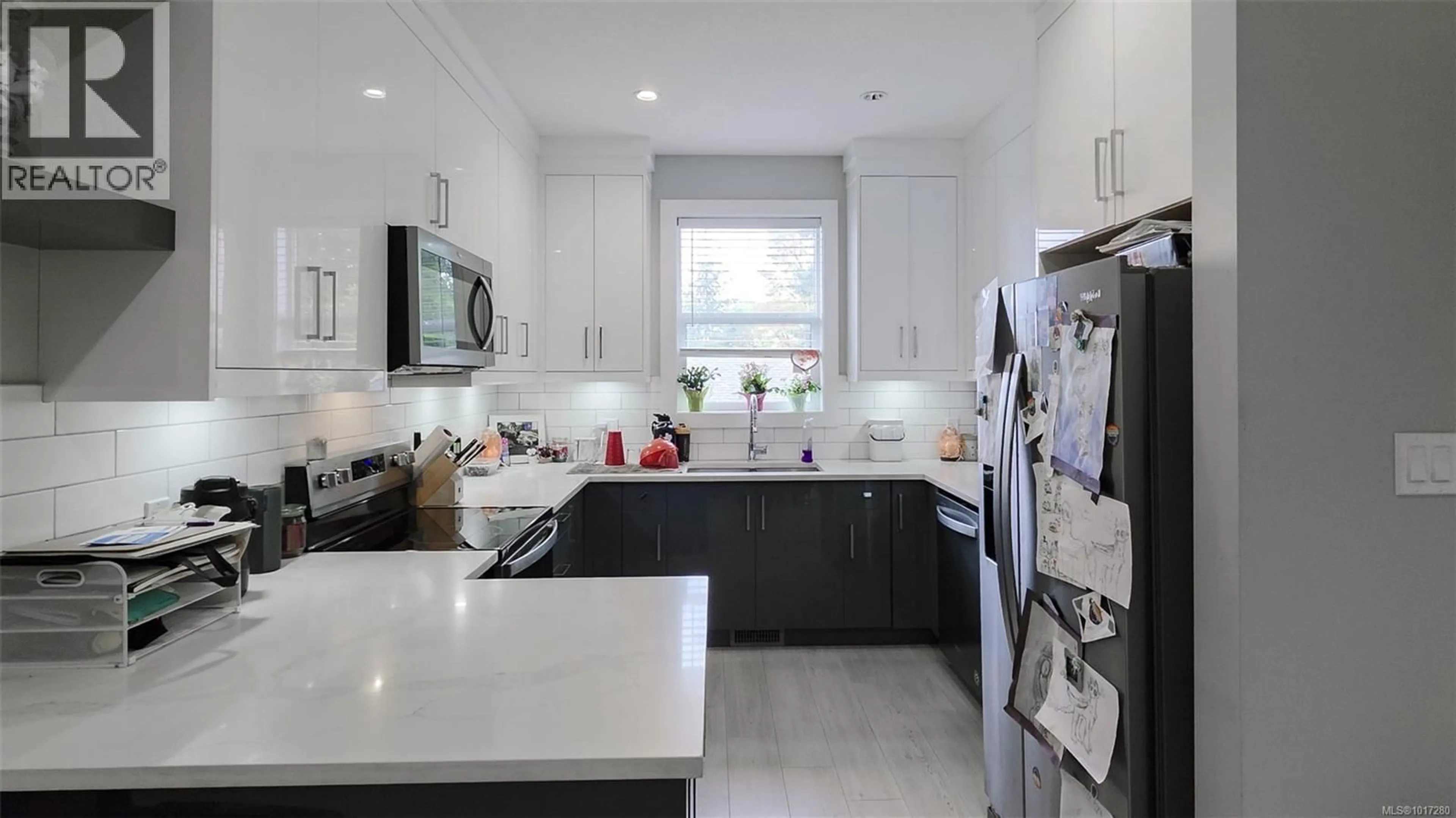 Contemporary kitchen, ceramic/tile floor for 2149 SALMON ROAD, Nanaimo British Columbia V9R6J2